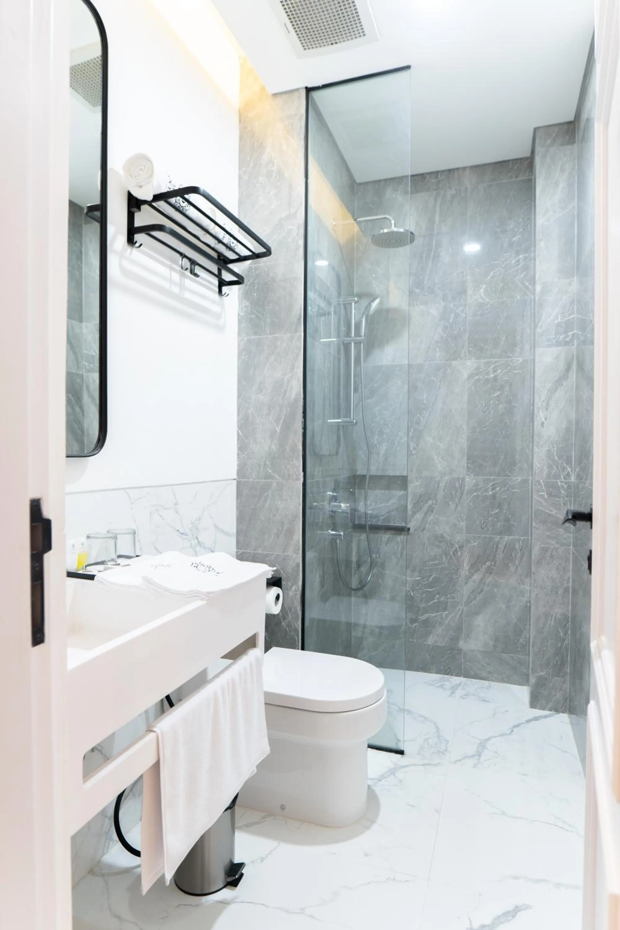 Shower in The Difan Hotel