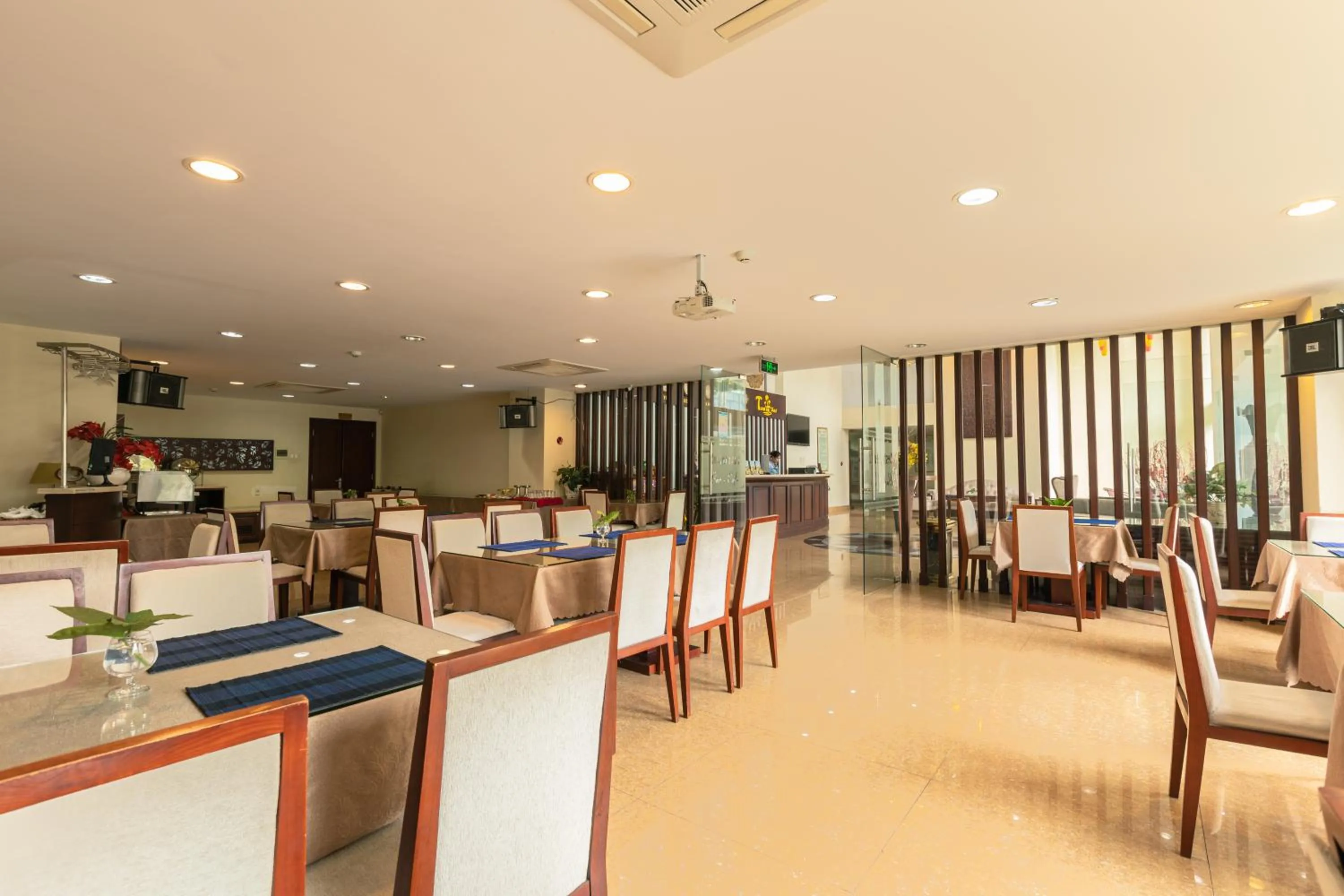 Restaurant/places to eat in Tien Sa Danang Hotel