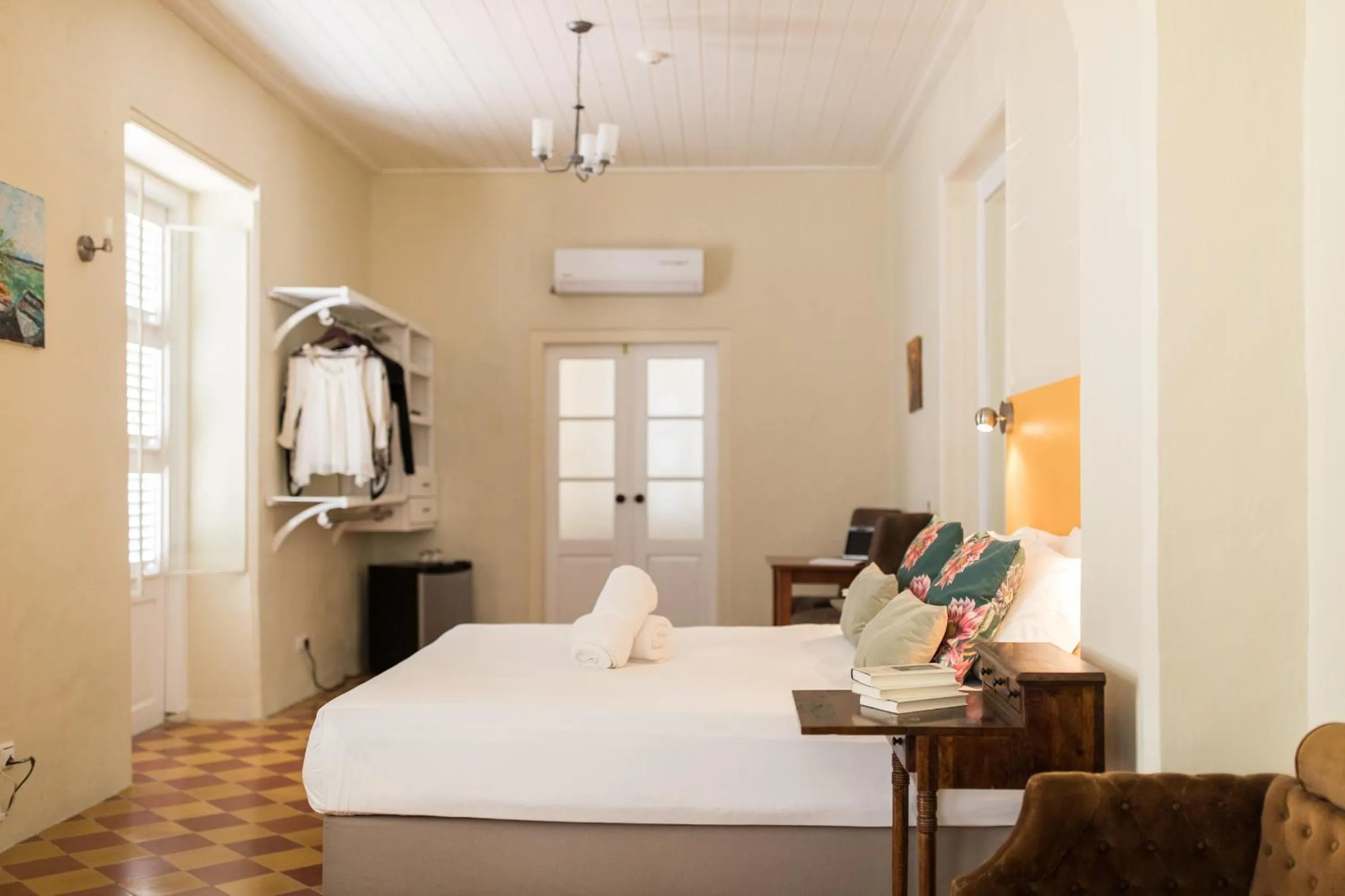 Photo of the whole room, Bed in Landhuis Klein Santa Martha Boutique Hotel Restaurant.