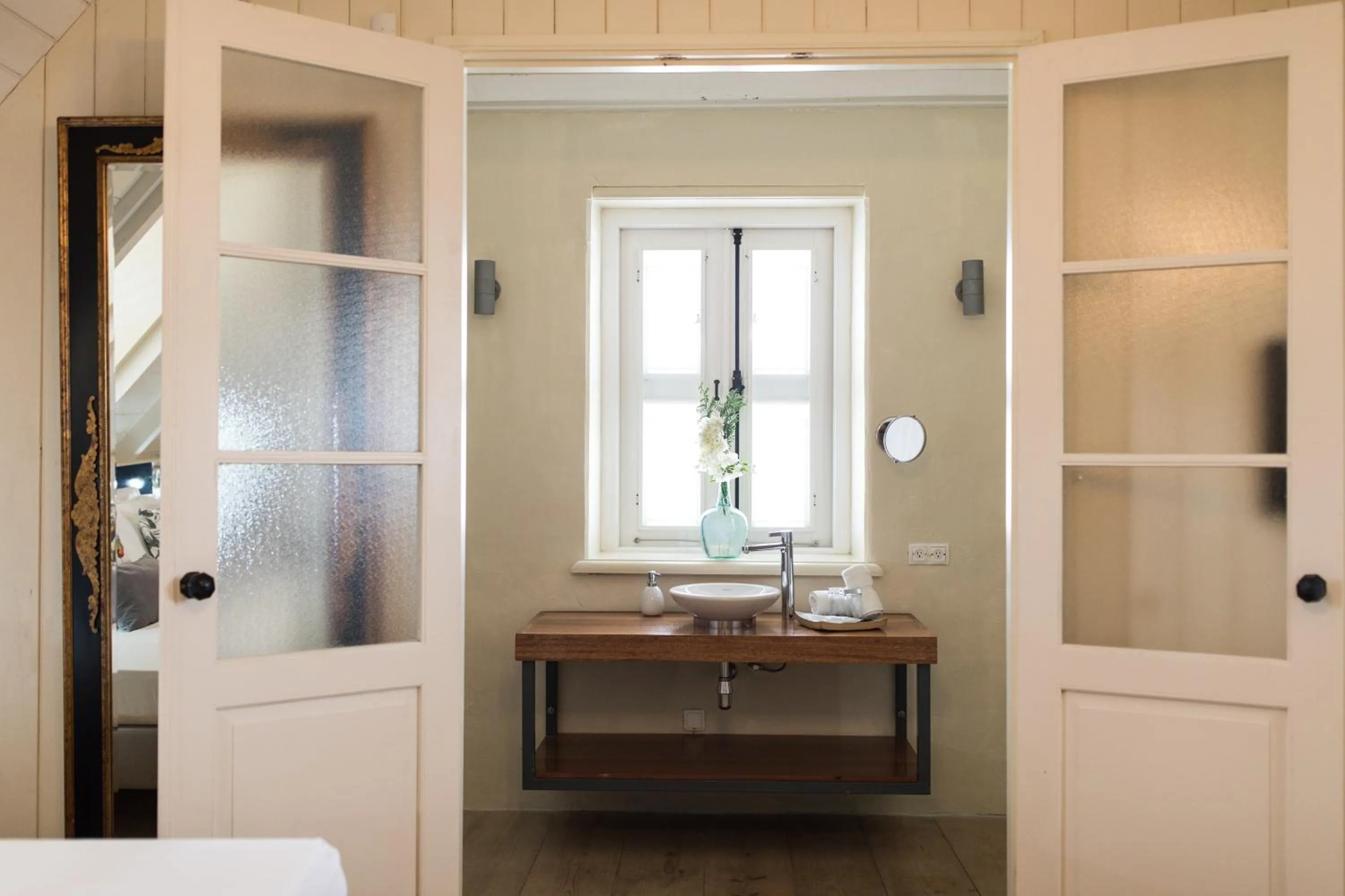 Bathroom in Landhuis Klein Santa Martha Boutique Hotel Restaurant.