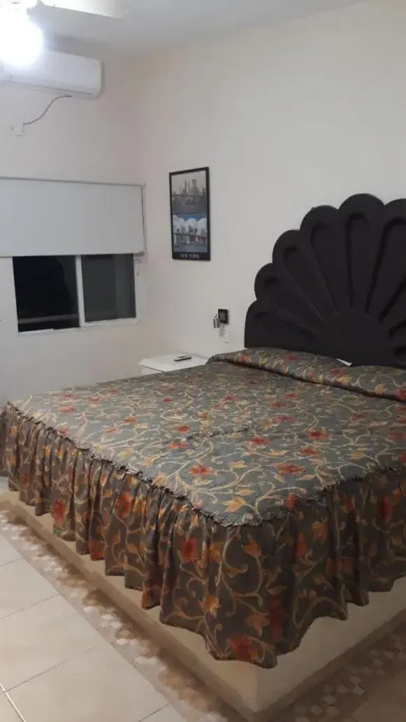 Bed in Hotel Los Angeles Bed in Hotel Los Angeles