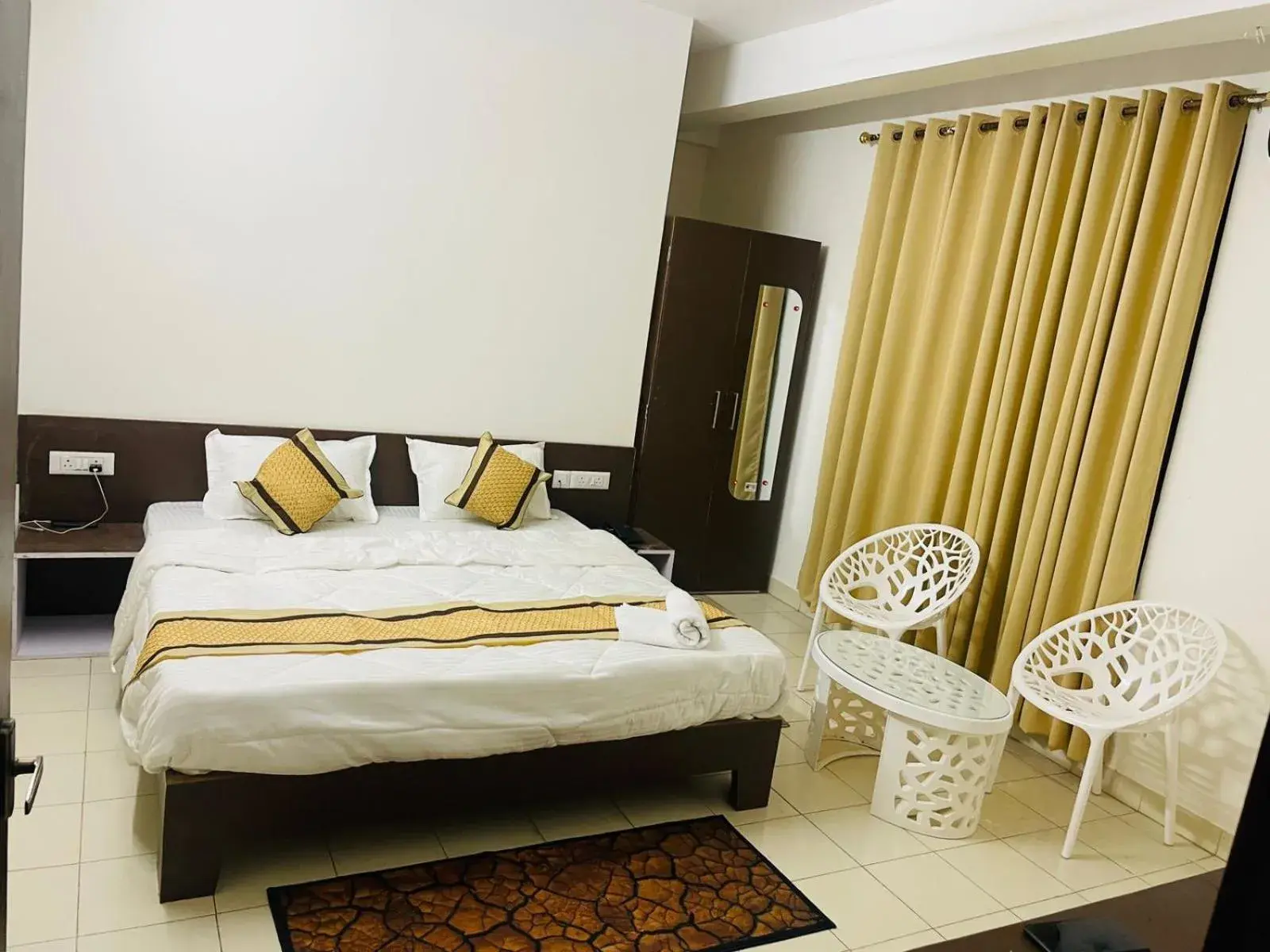 Double Room with Mountain View in ERICA RESIDENCY Double Room with Mountain View in ERICA RESIDENCY