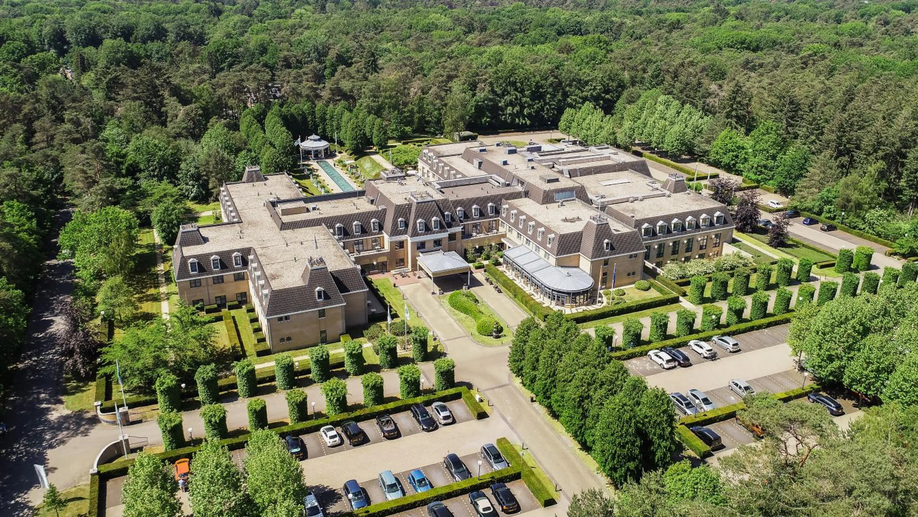 Property building in Heerlickheijd van Ermelo