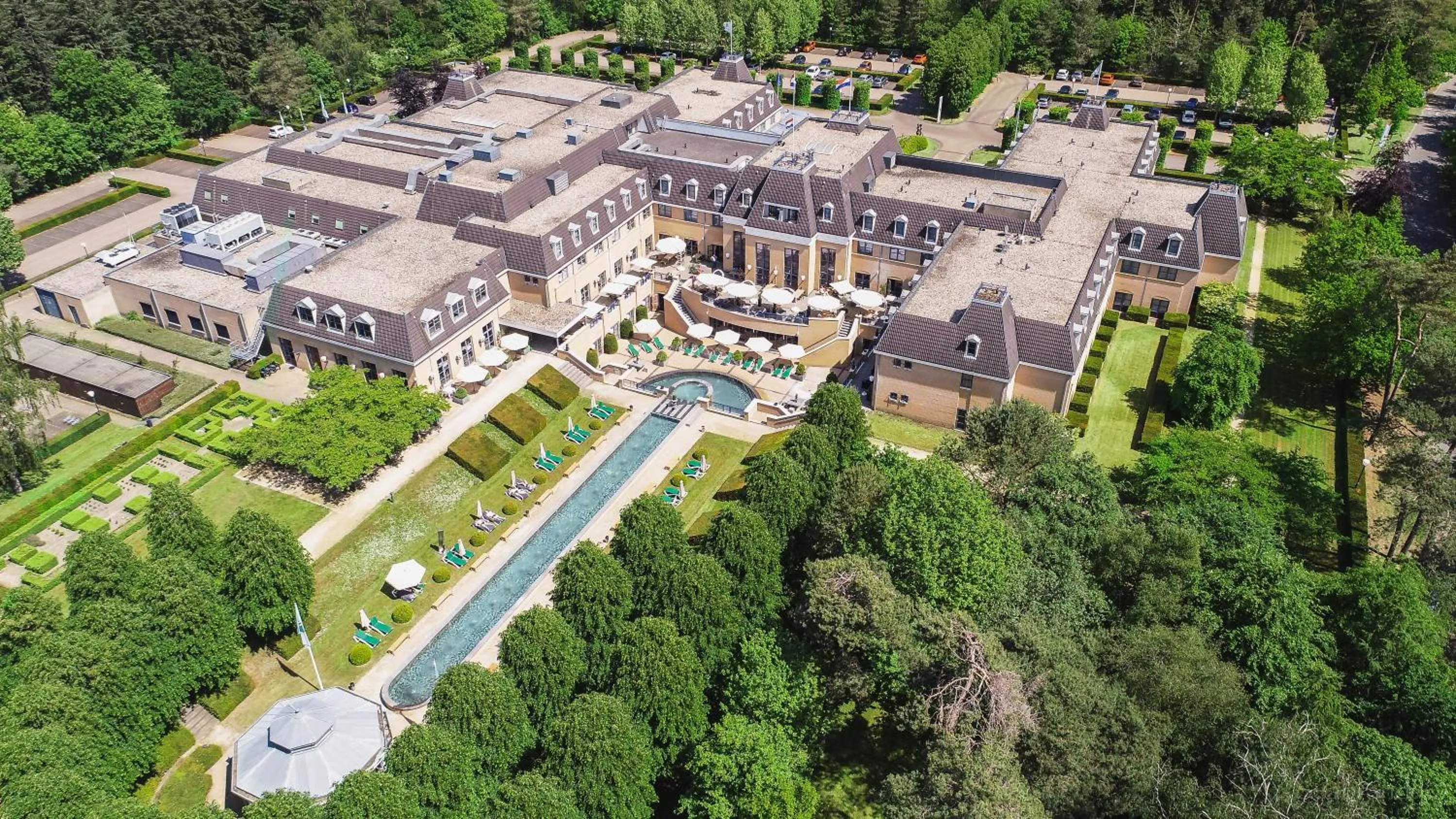 Property building in Heerlickheijd van Ermelo