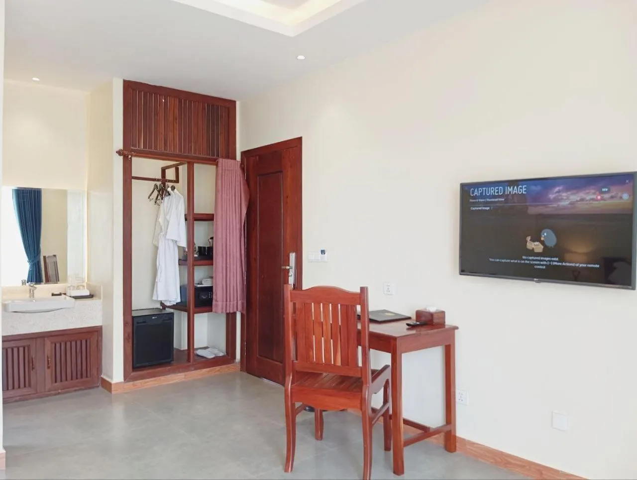 TV and multimedia in Sokchea Kampot Hotel
