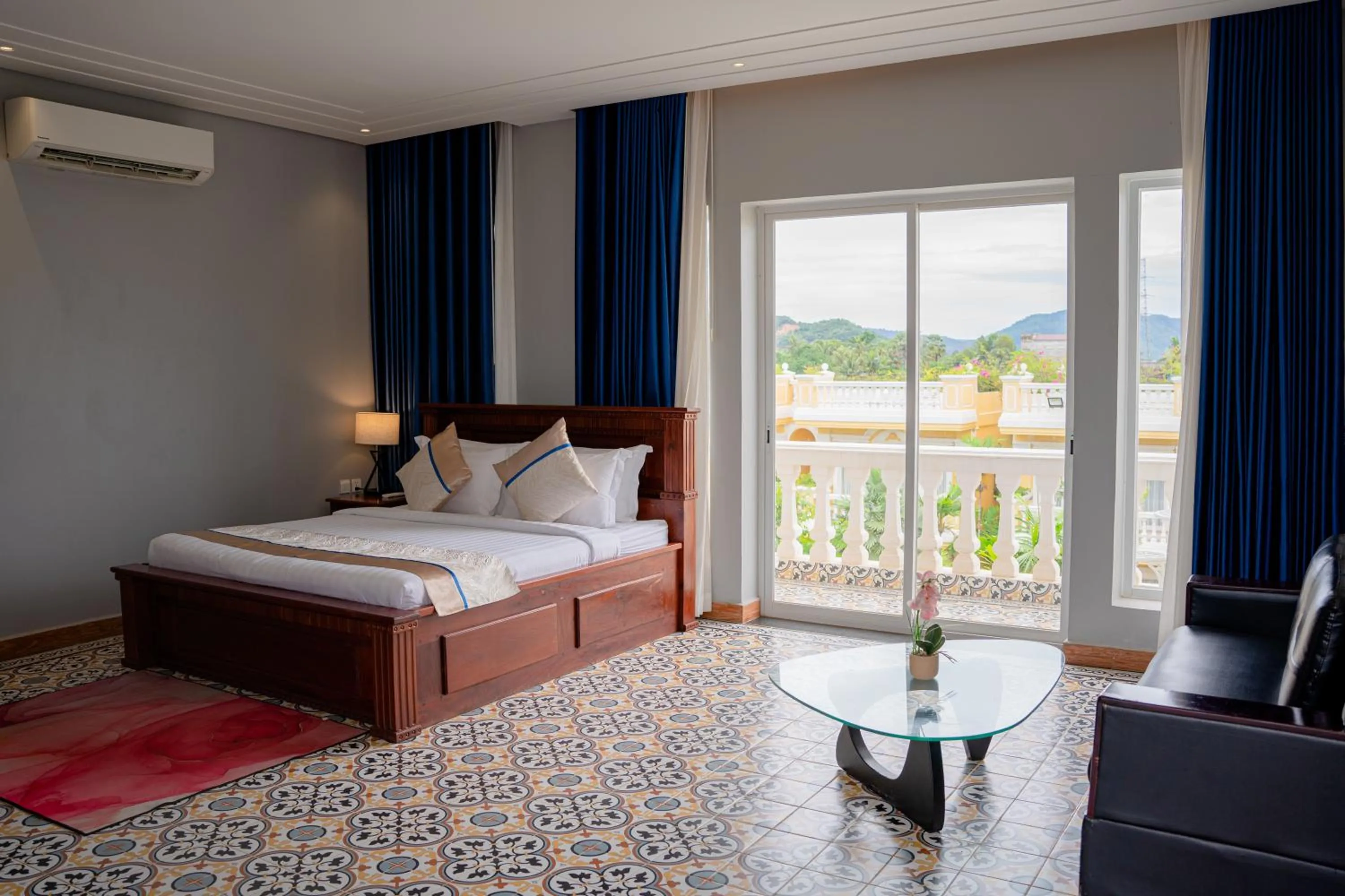 Bed in Sokchea Kampot Hotel