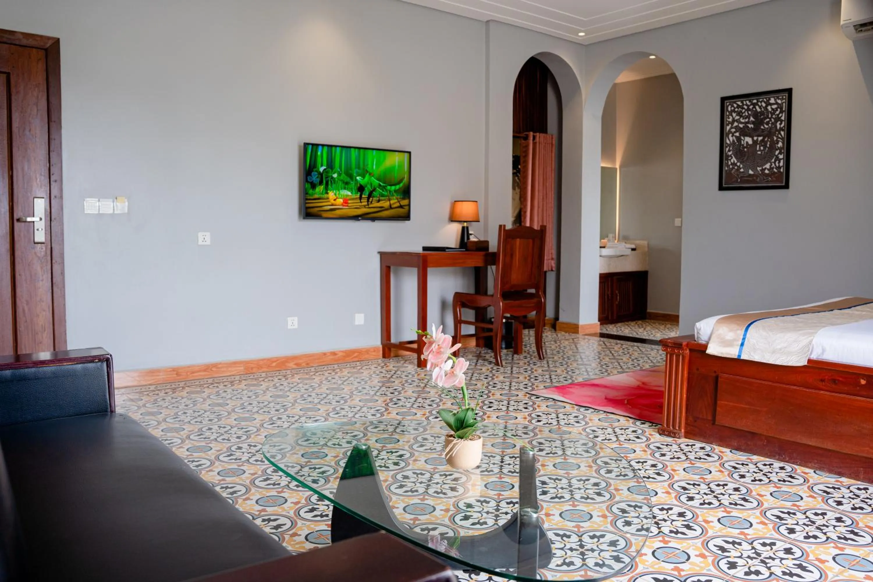 Bed in Sokchea Kampot Hotel