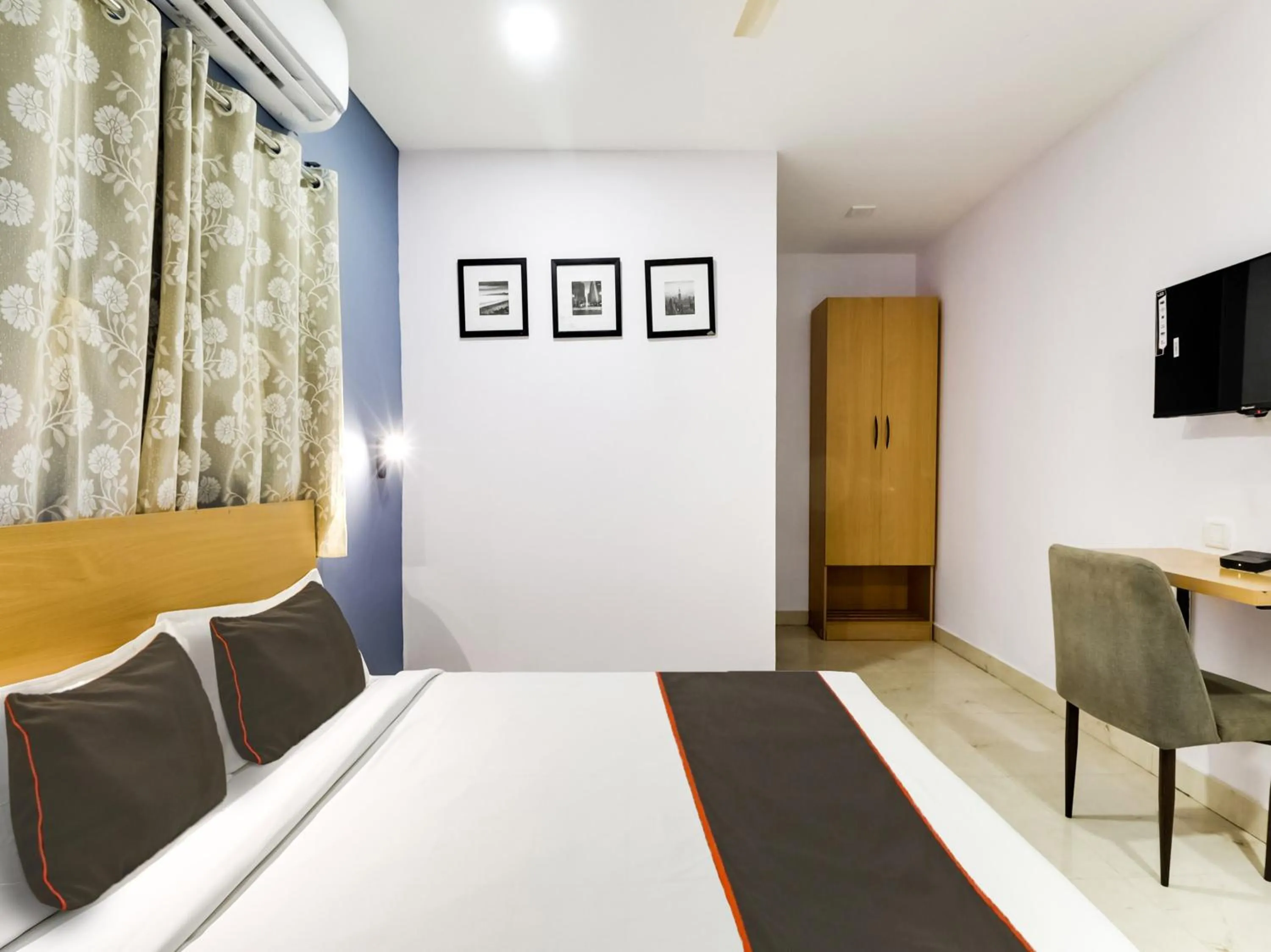 Bedroom, Bed in Collection O Golden Gate