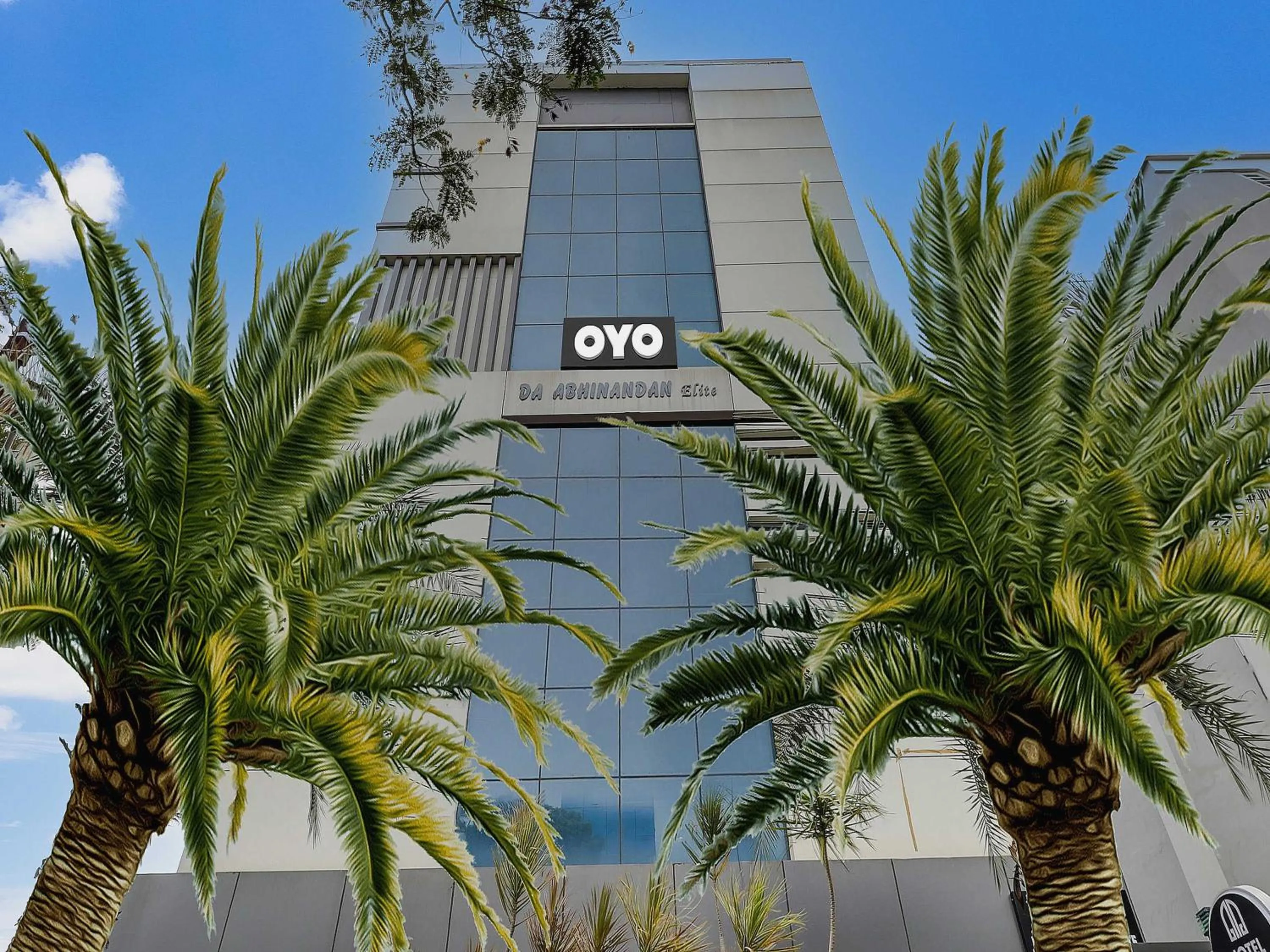 Facade/entrance in Collection O Golden Gate