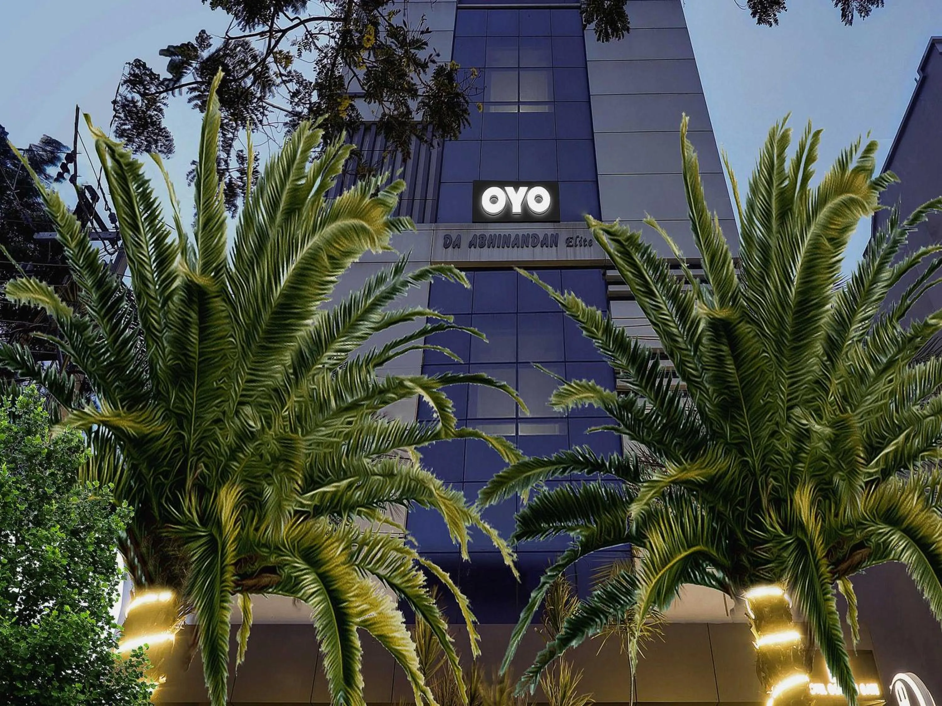 Facade/entrance in Collection O Golden Gate