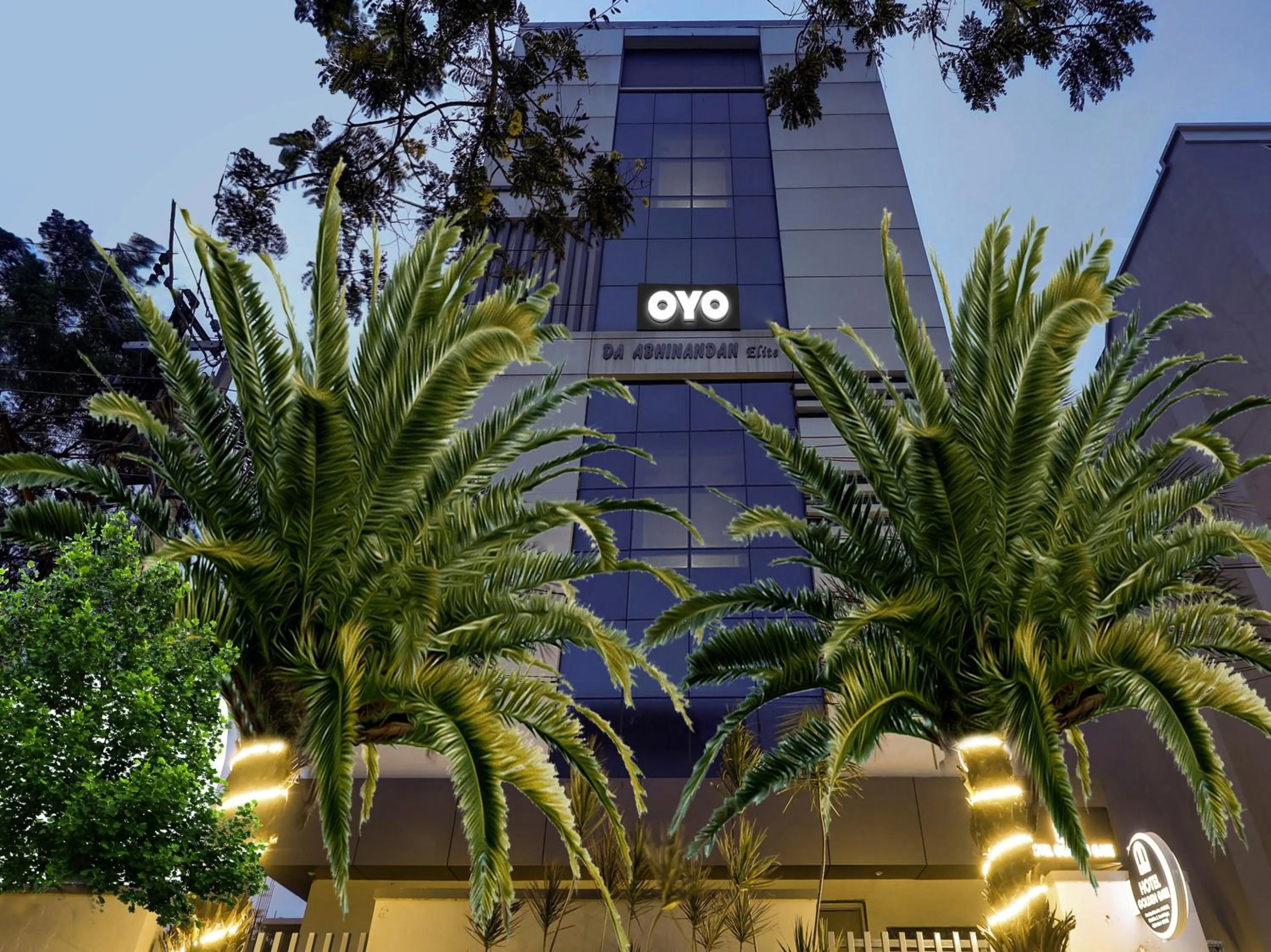 Facade/entrance in Collection O Golden Gate