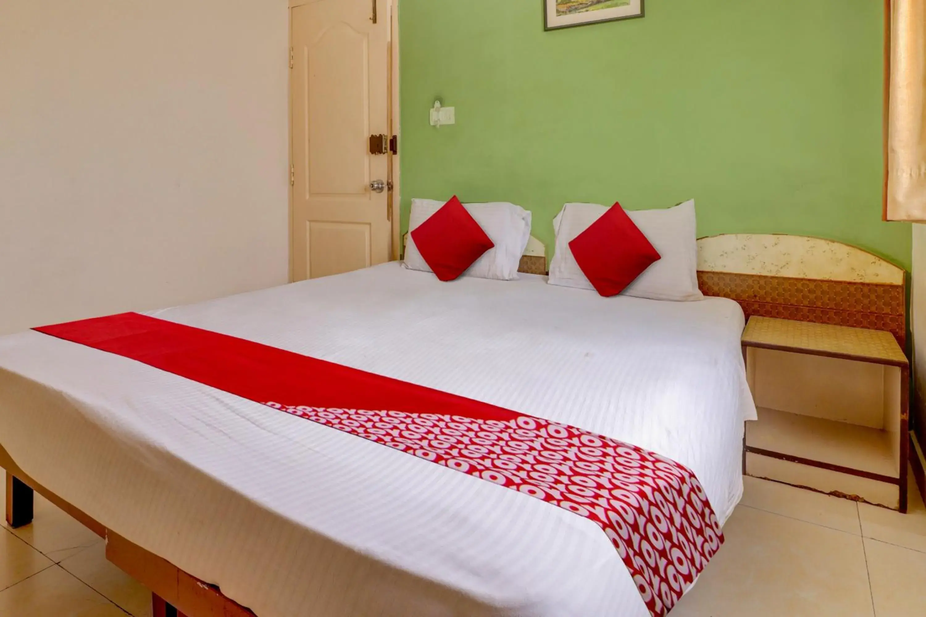 Standard Double Room - single occupancy in Hotel O Raj Comforts Standard Double Room - single occupancy in Hotel O Raj Comforts