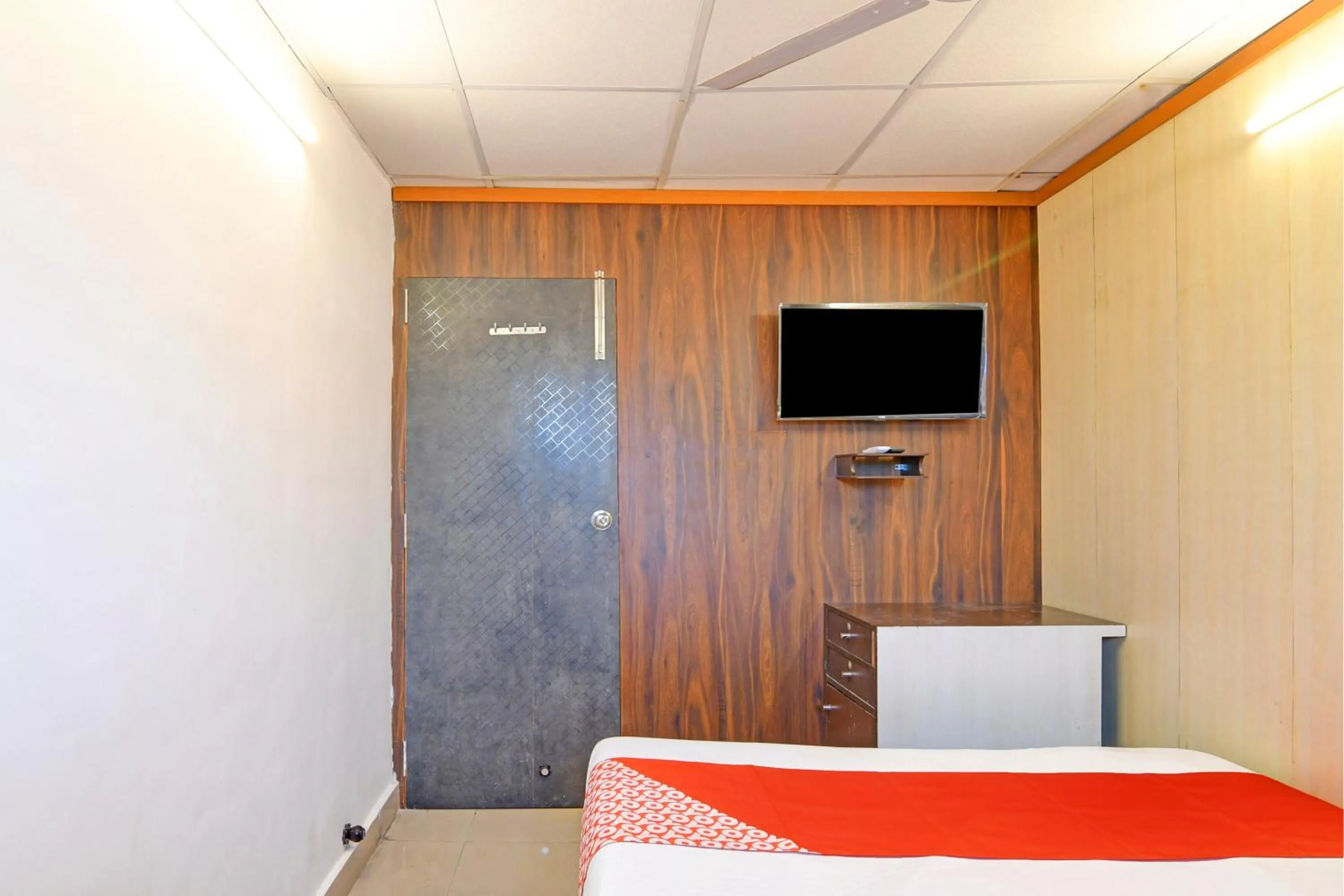 Bedroom, Bed in Hotel O Jalan Regency