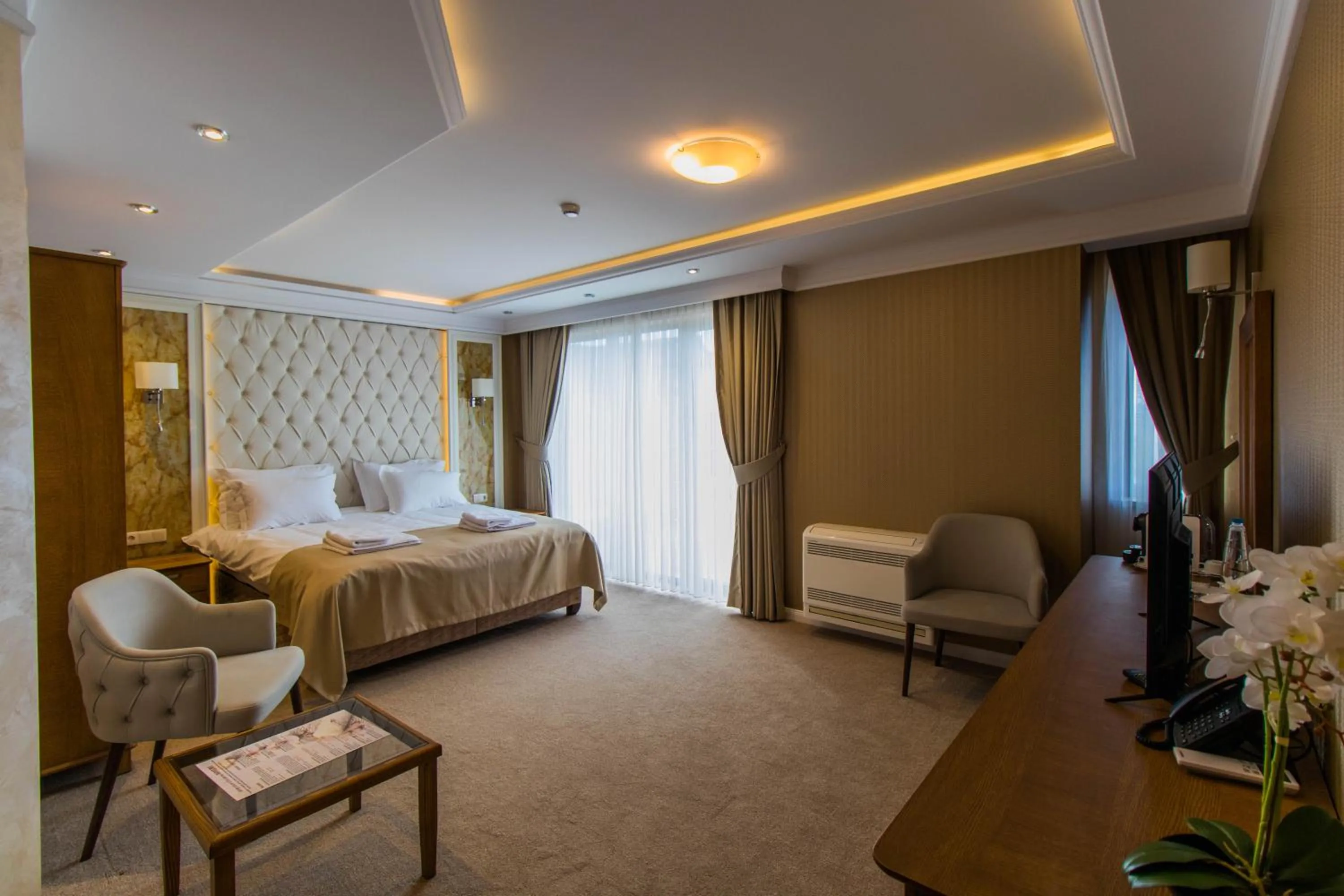 Bedroom, Bed in Hotel Bohemi