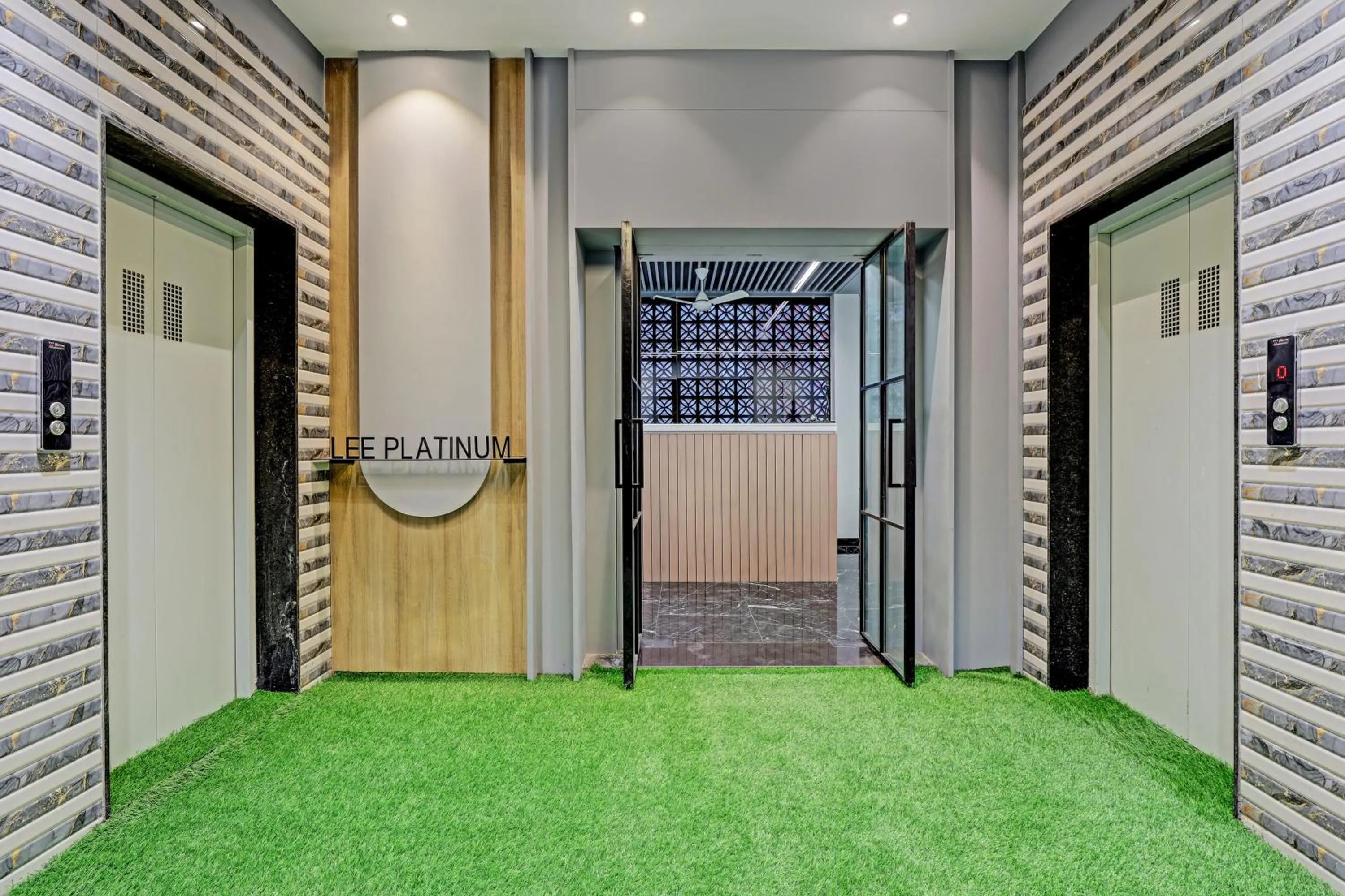 Lobby or reception in HOTEL LEE PLATINUM