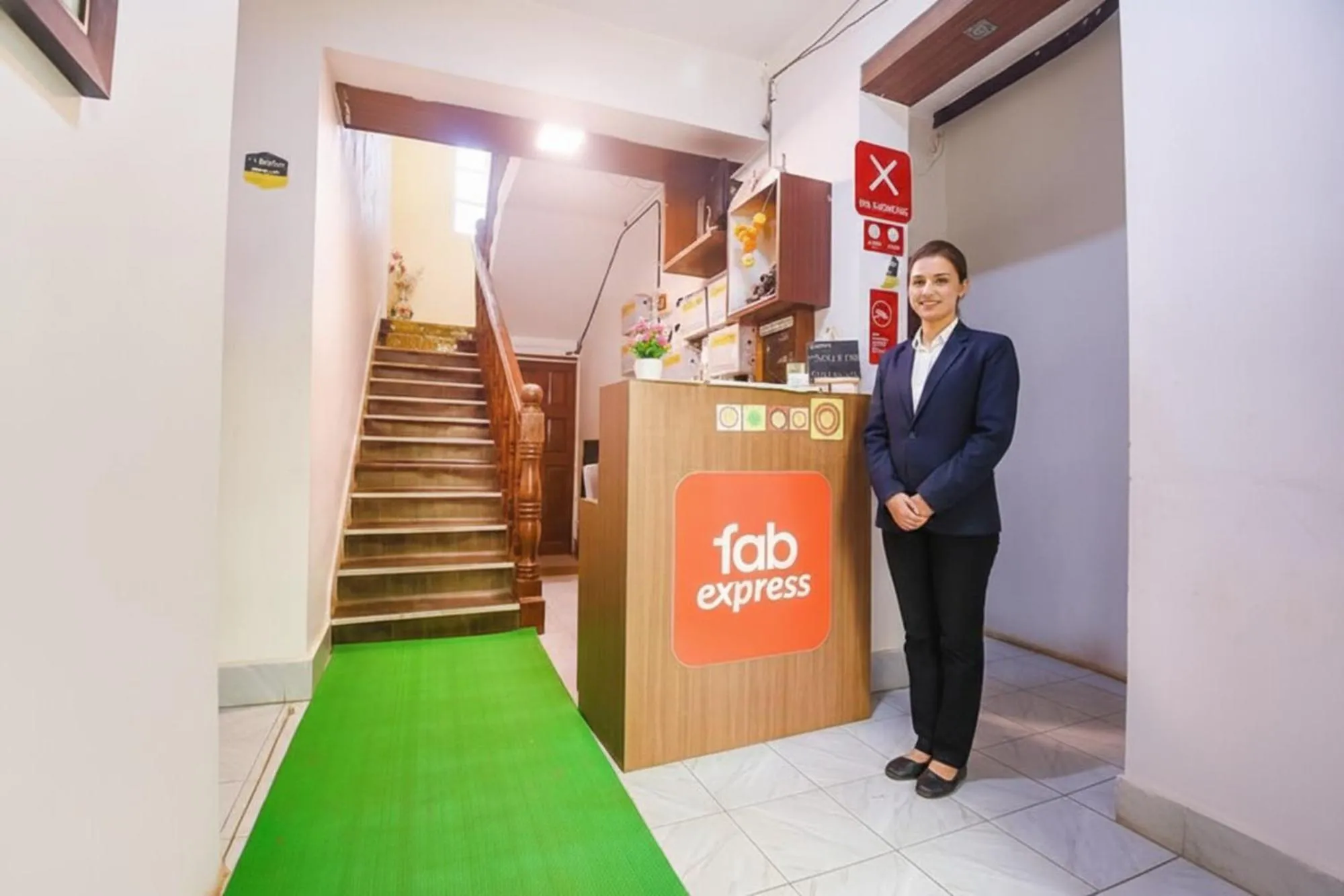 Lobby or reception in FabExpress Royal Baga Residency - 500m From Baga Beach