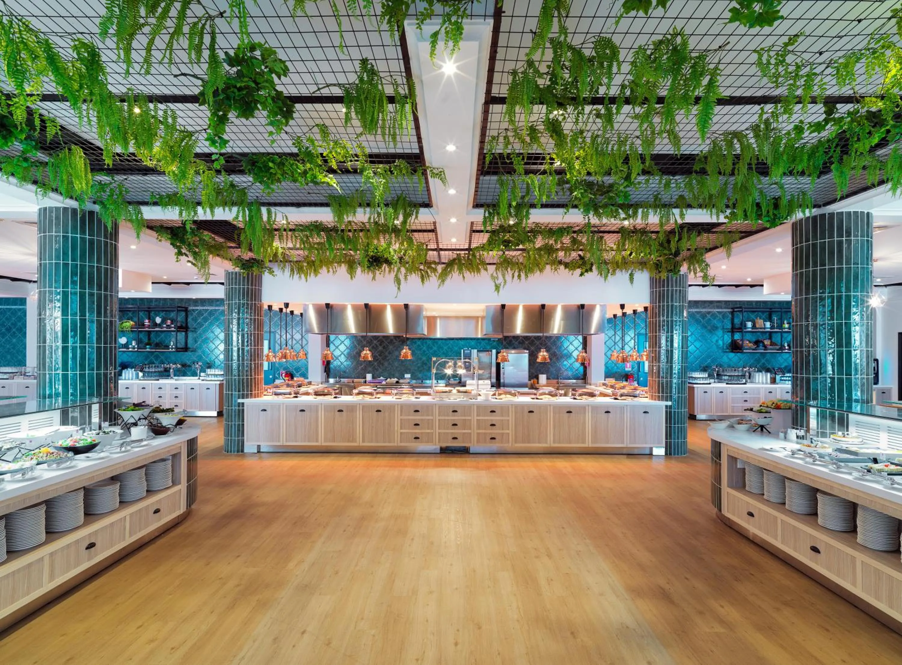 Restaurant/places to eat in Leonardo Cypria Bay