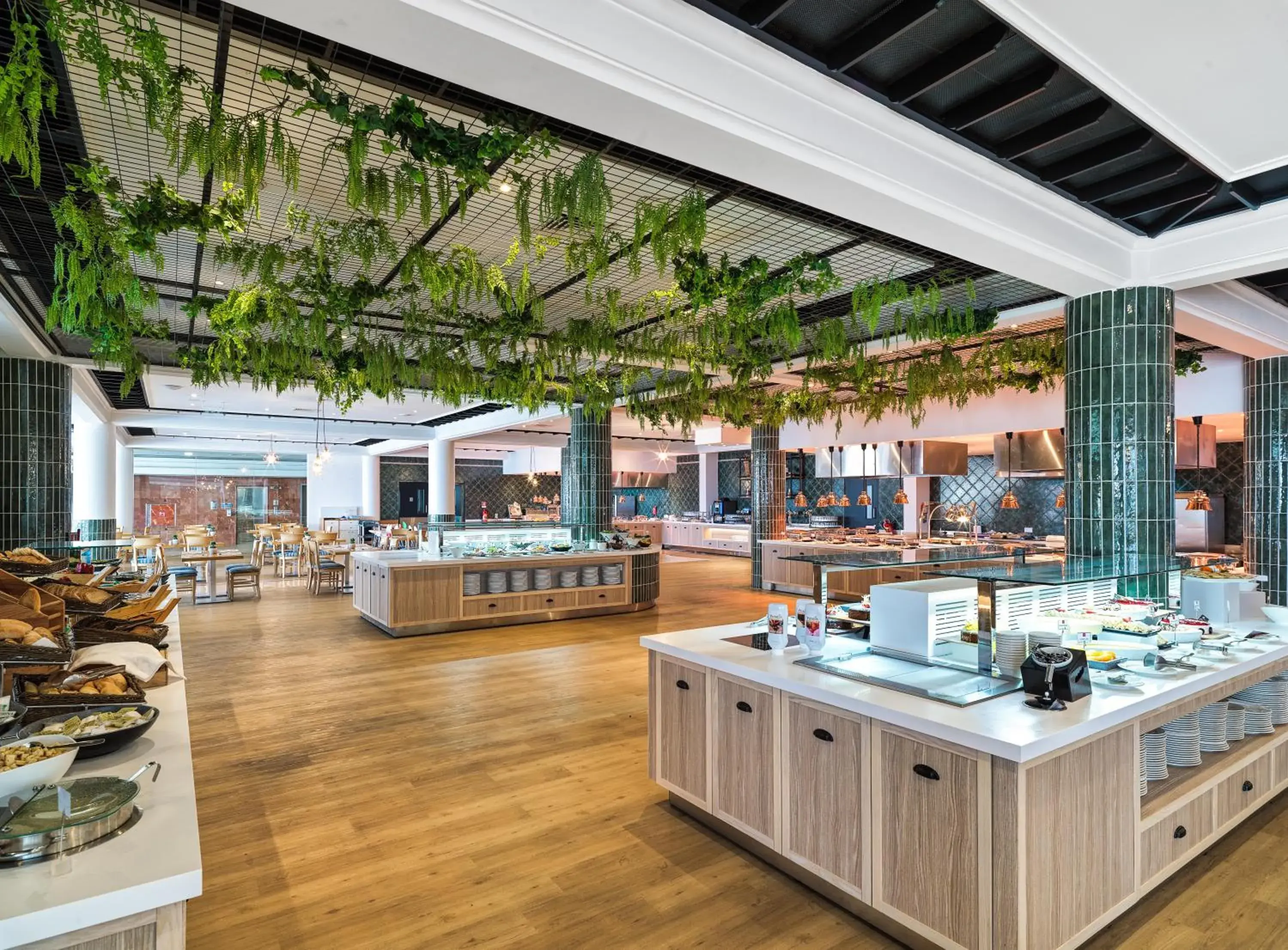 Restaurant/places to eat in Leonardo Cypria Bay Restaurant/places to eat in Leonardo Cypria Bay