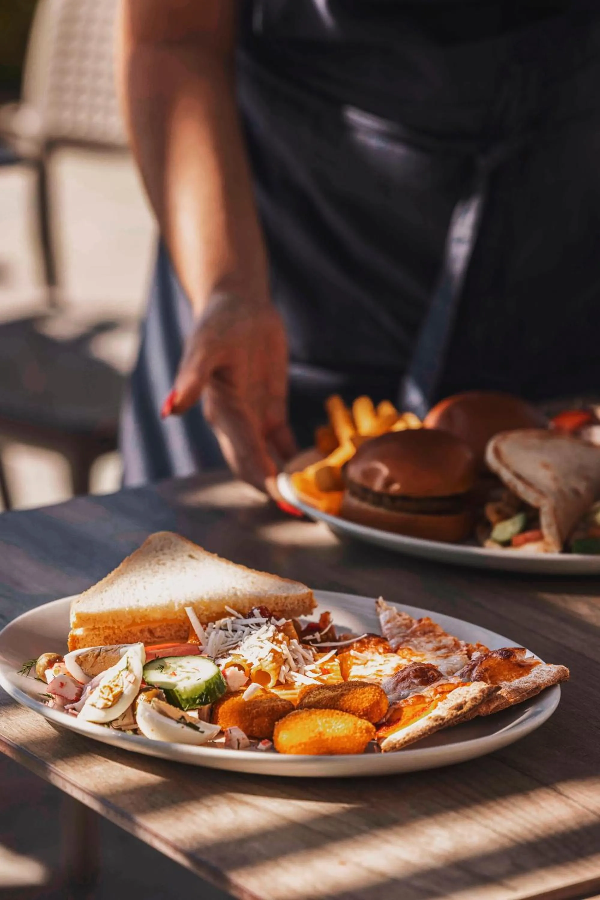 Restaurant/places to eat in Leonardo Cypria Bay