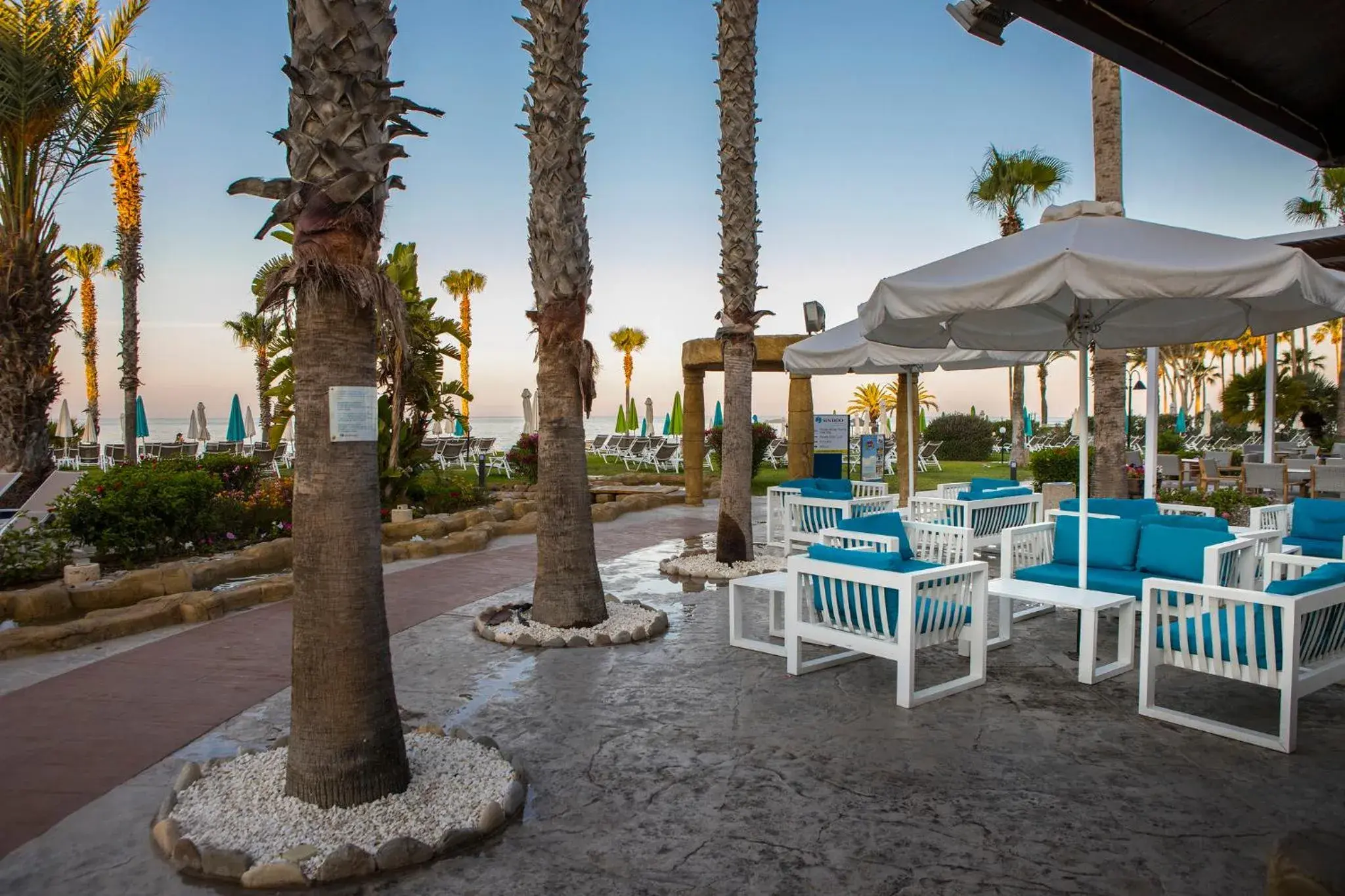 Lounge or bar in Leonardo Cypria Bay Lounge or bar in Leonardo Cypria Bay