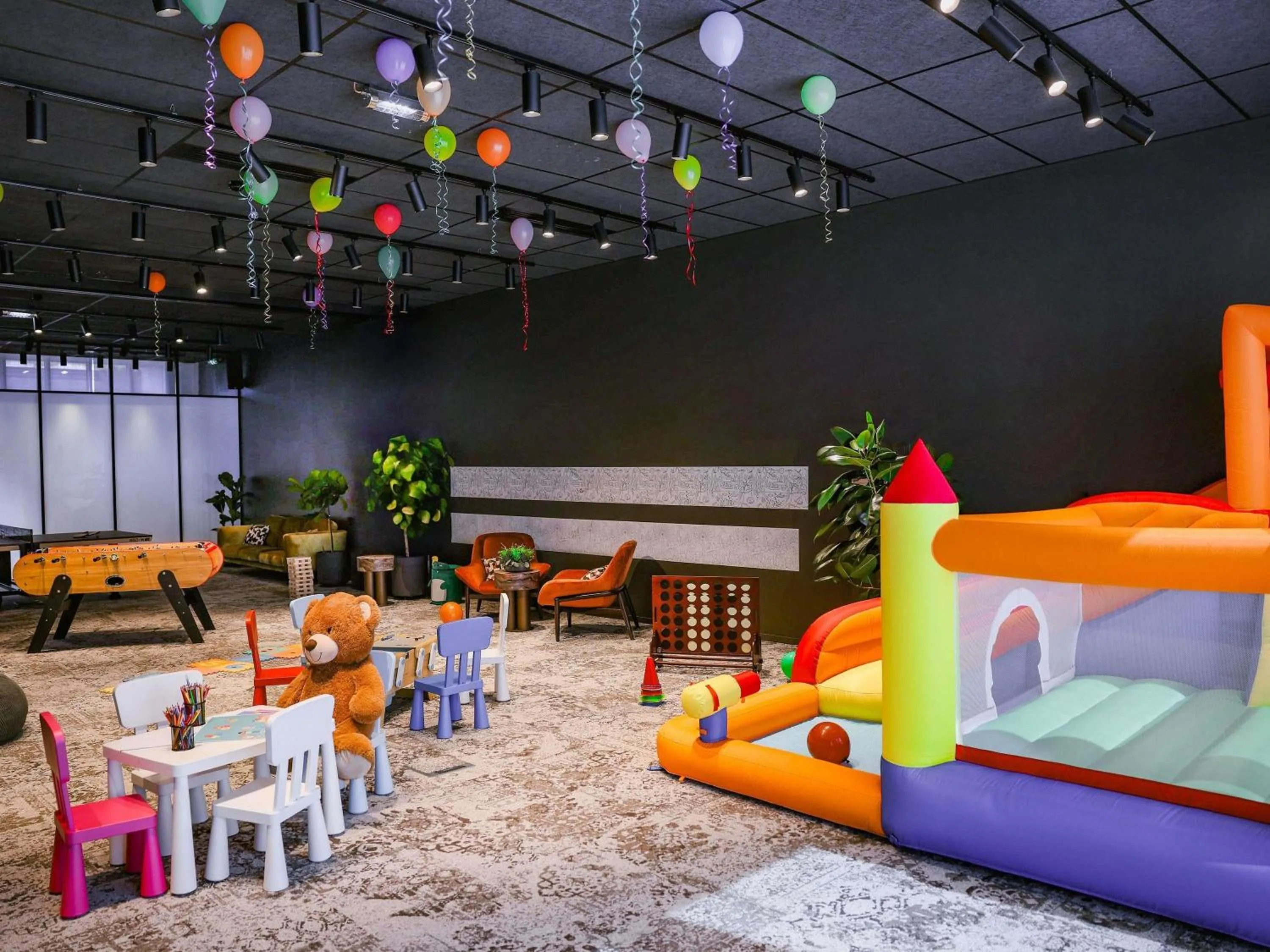 Other in Pullman Lyon