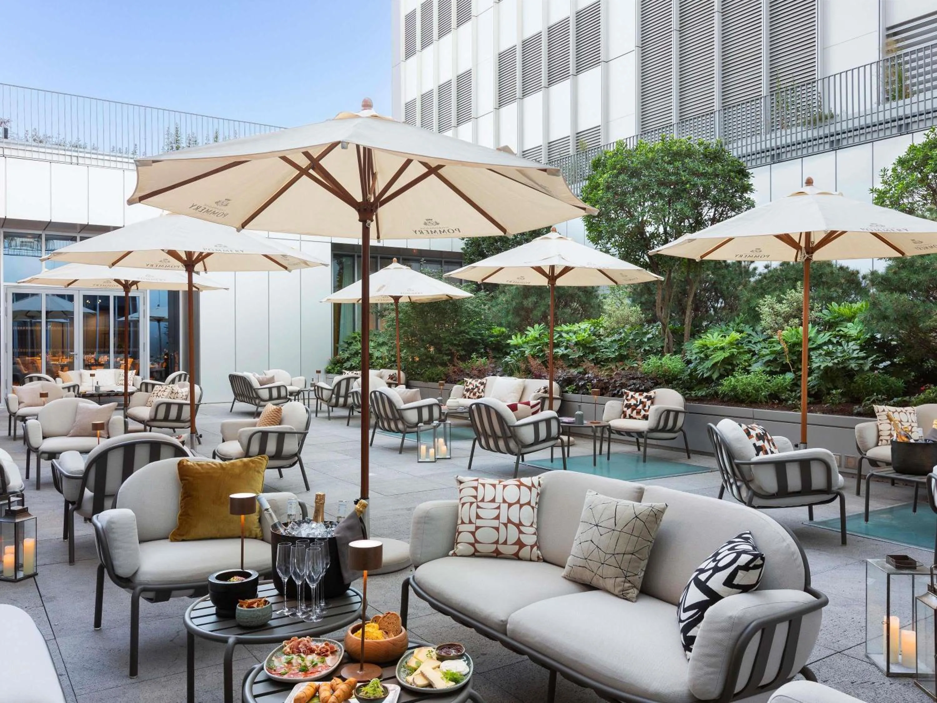 Other in Pullman Lyon