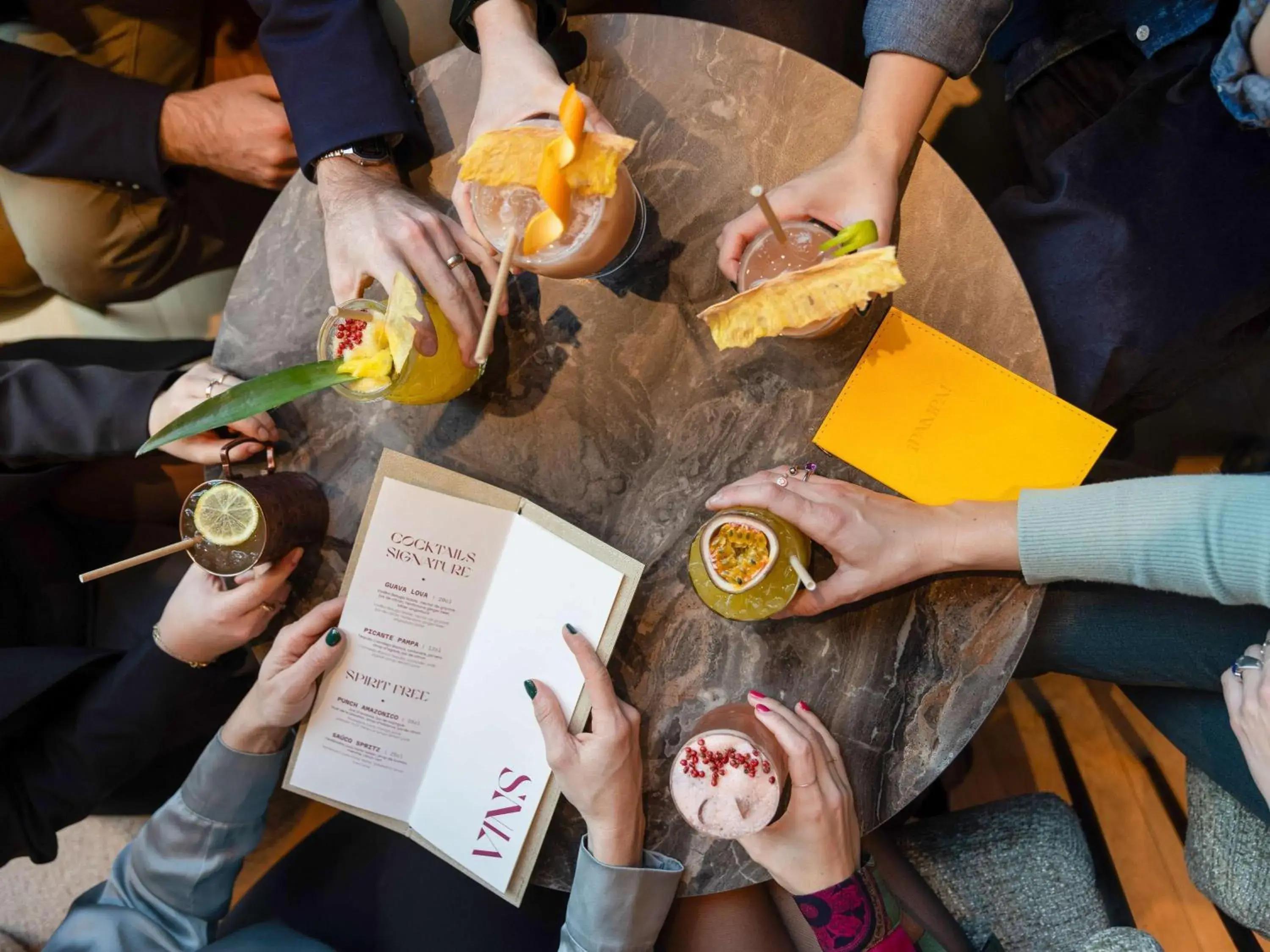 Lounge or bar in Pullman Lyon Lounge or bar in Pullman Lyon