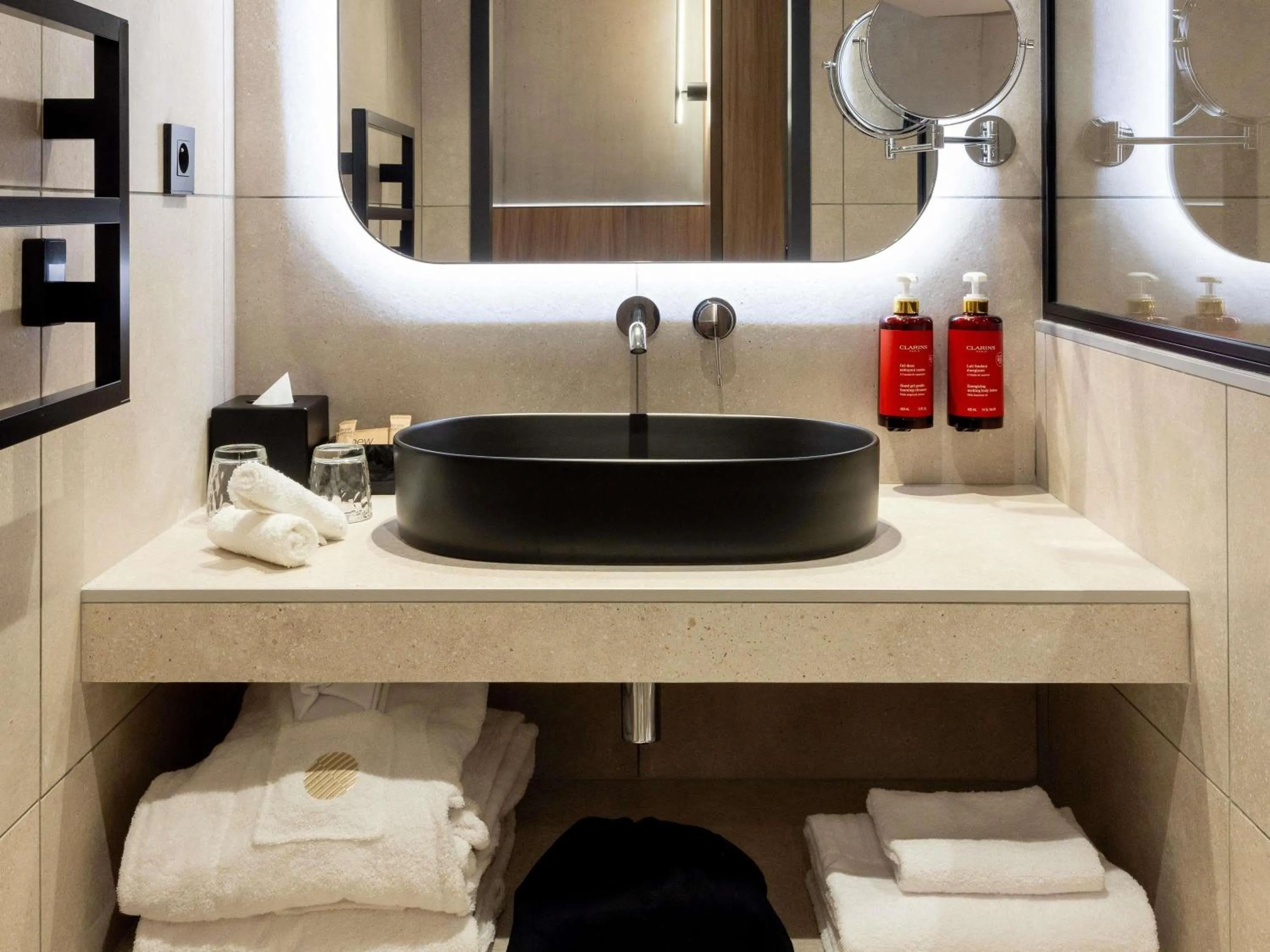 Bedroom in Pullman Lyon