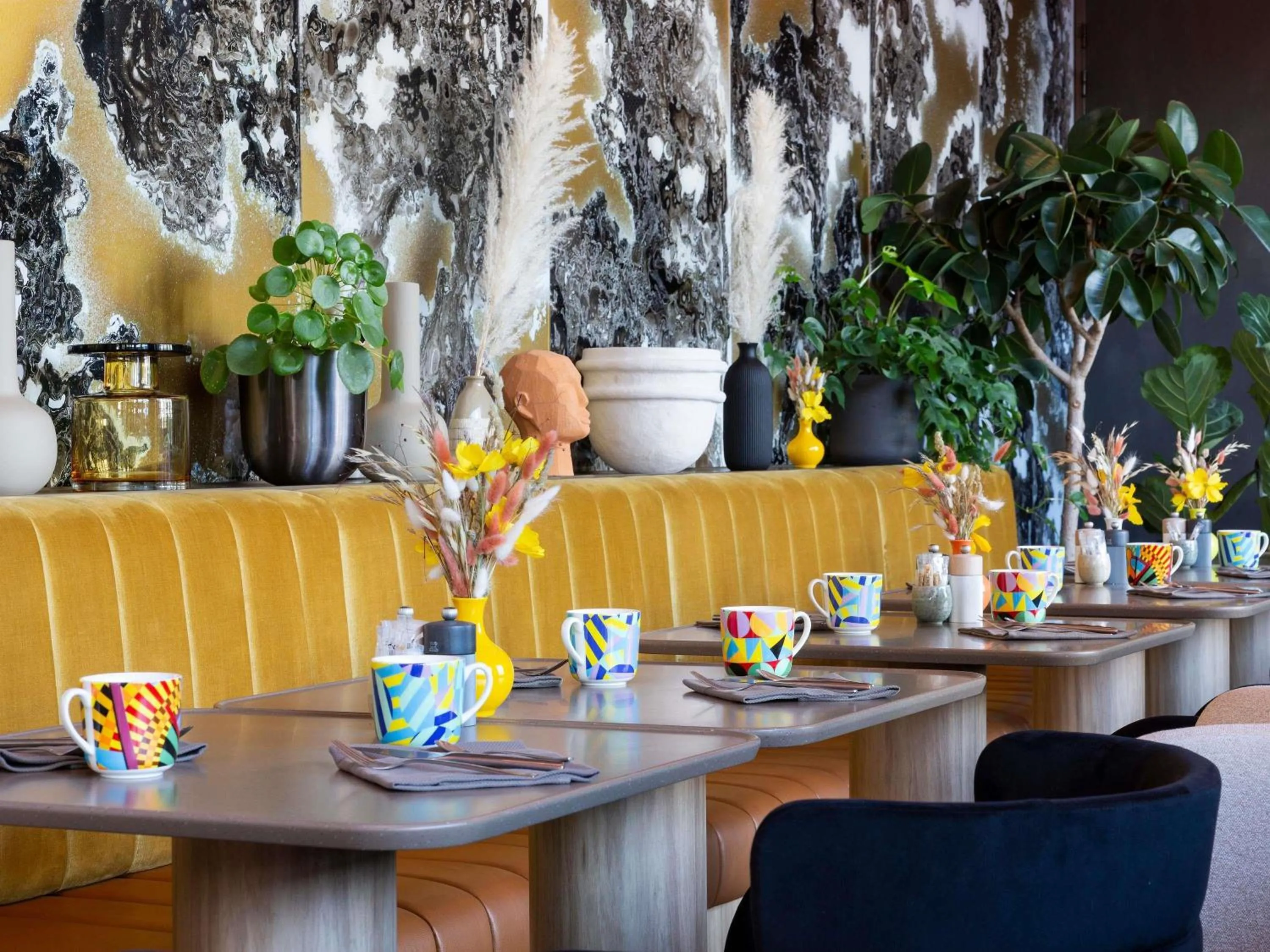 Breakfast in Pullman Lyon