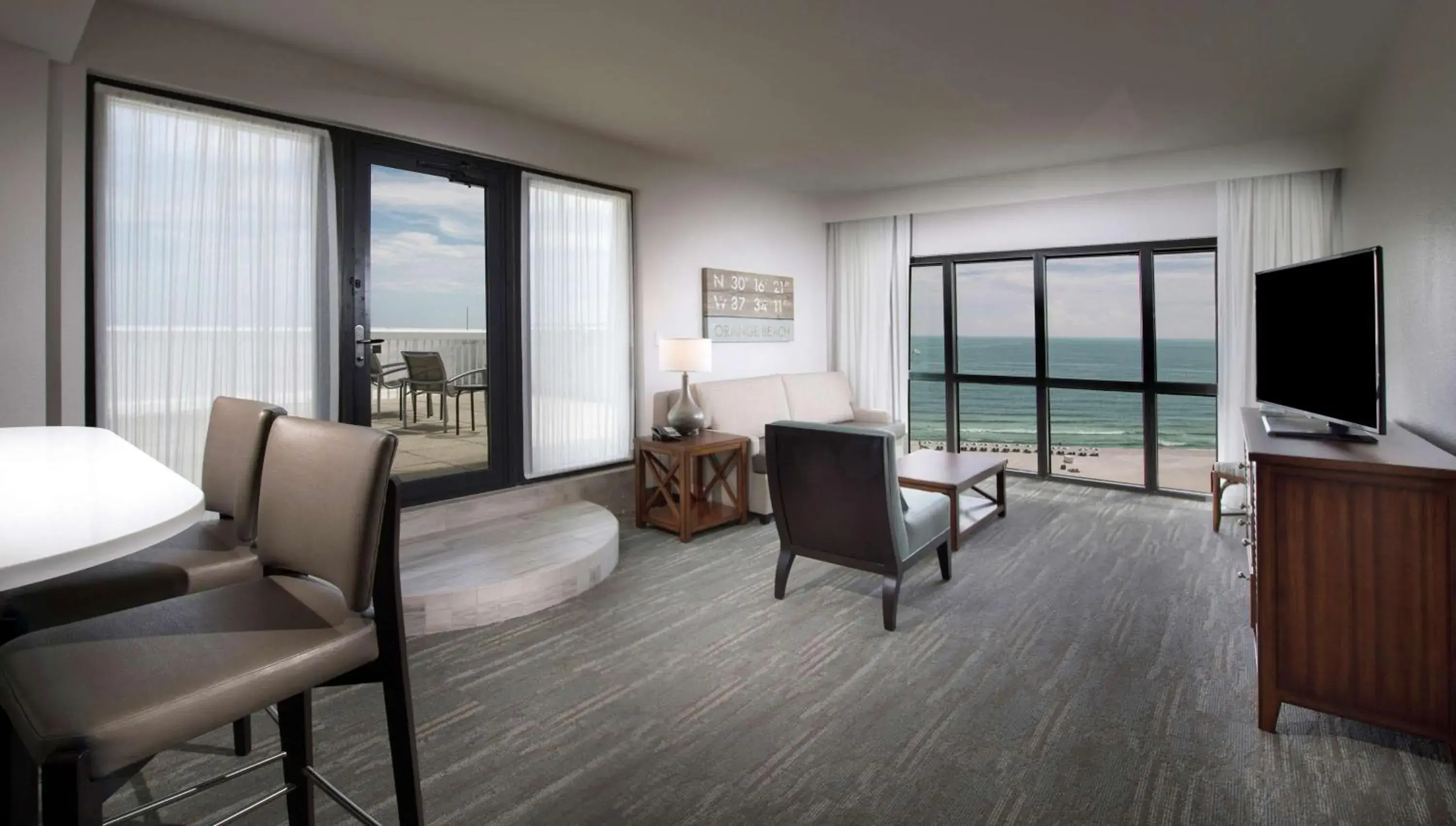 Living room in The Island House Hotel a Doubletree by Hilton Living room in The Island House Hotel a Doubletree by Hilton