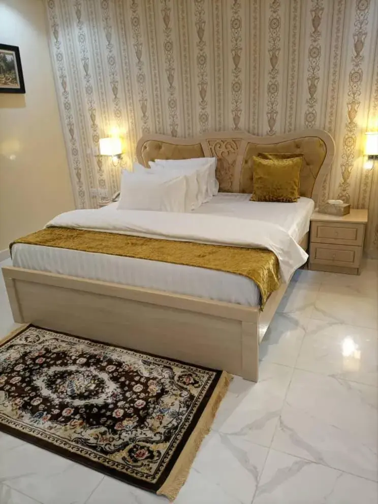 Bedroom, Bed in ERiTH APARTMENT & SUITES Bedroom, Bed in ERiTH APARTMENT & SUITES