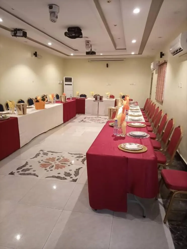 Dining area in ERiTH APARTMENT & SUITES