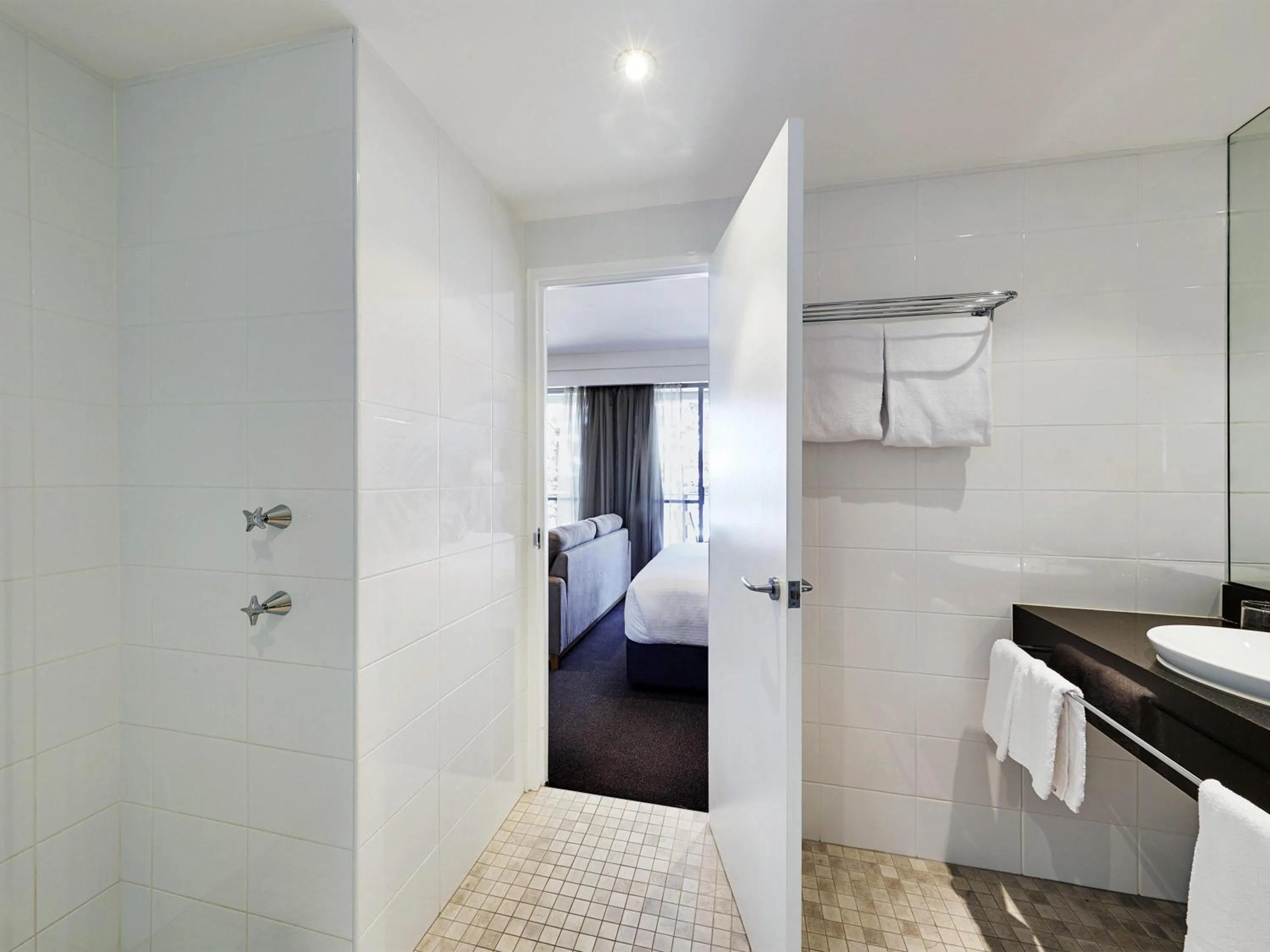 Bedroom, Bed in Peppers Manly Beach