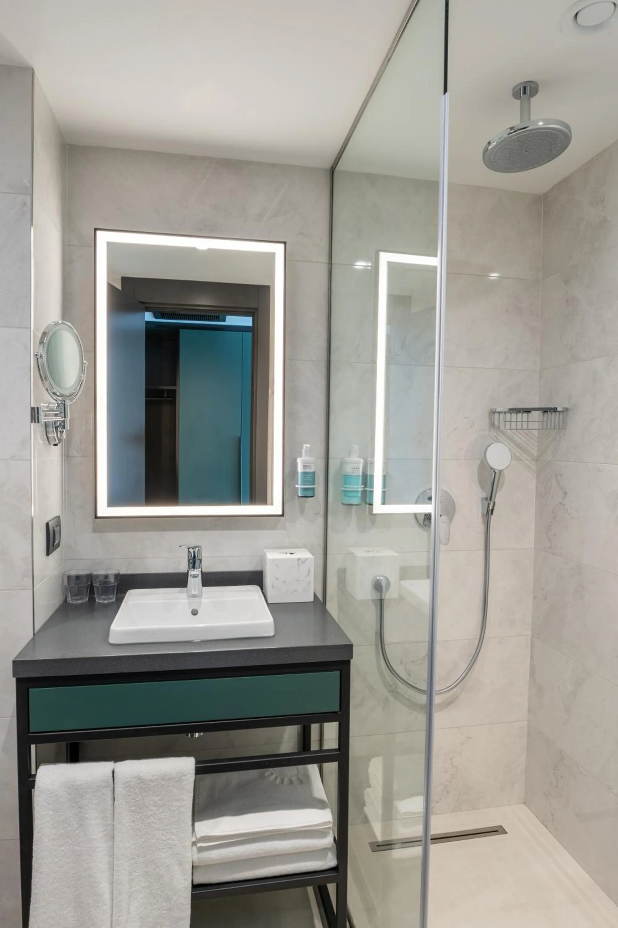 Shower in Novotel Tbilisi Center