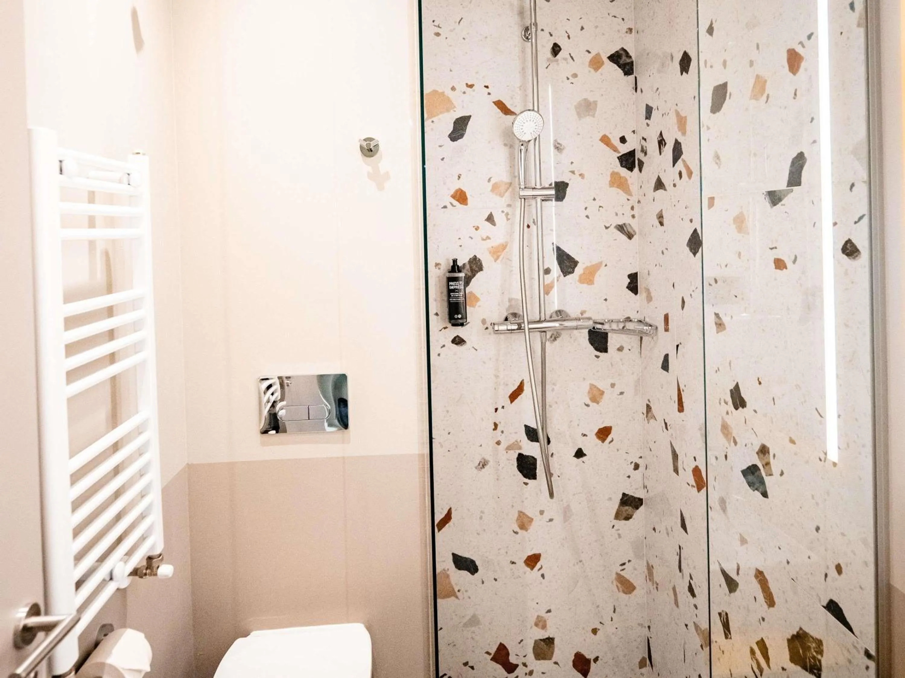 Bedroom in Ibis Styles Sibiu Arsenal