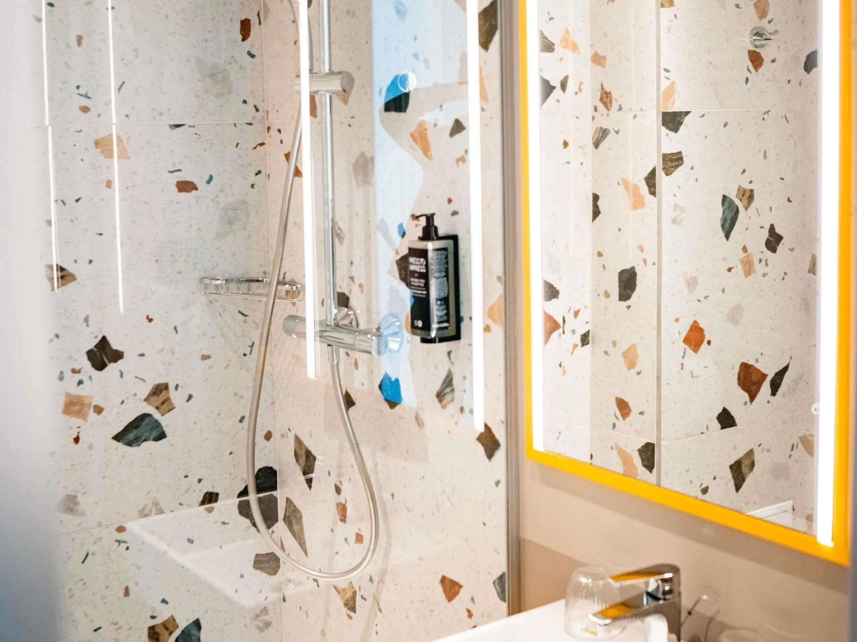 Bedroom in Ibis Styles Sibiu Arsenal