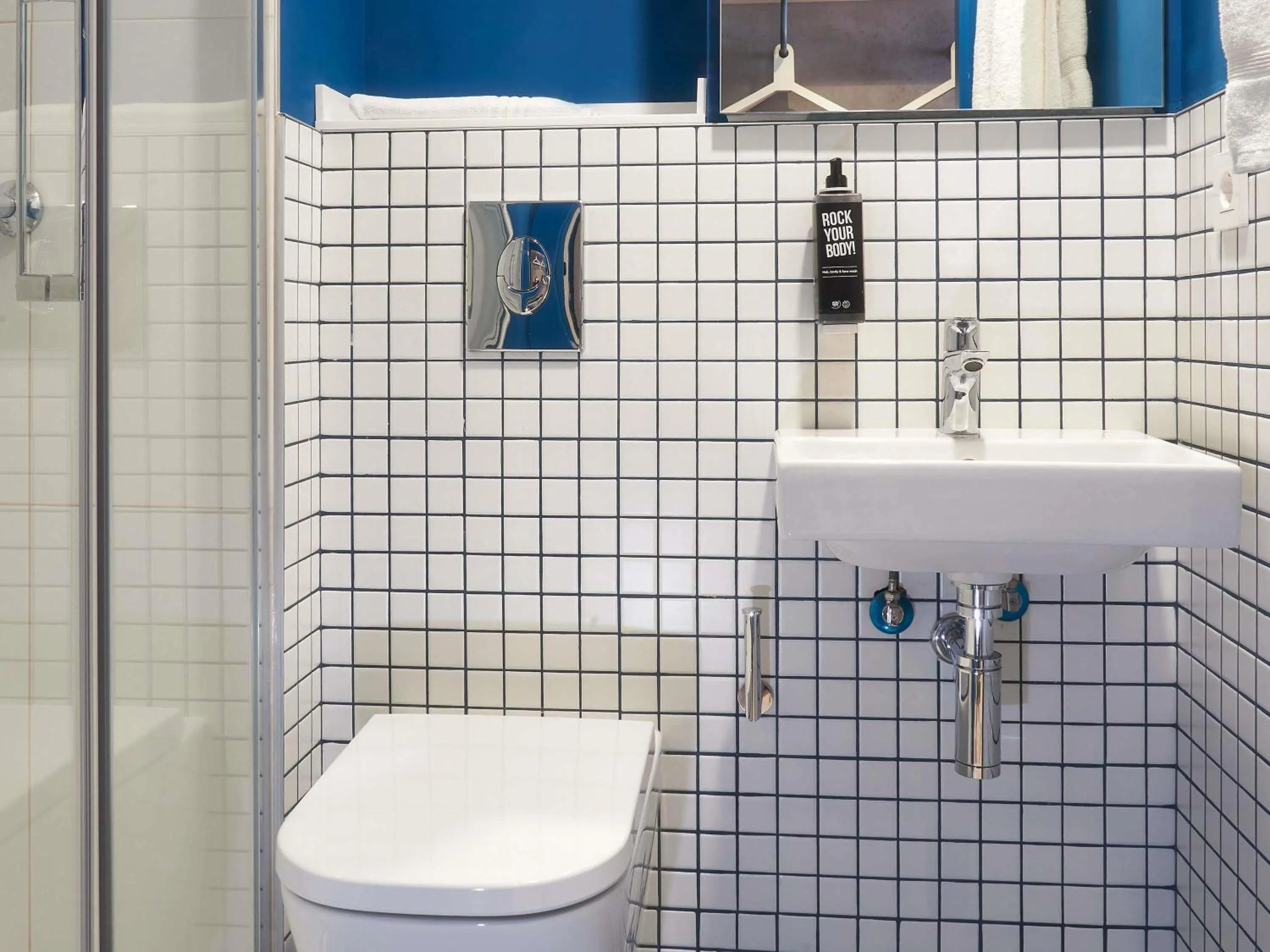 Bedroom in Ibis budget Vitoria Gasteiz