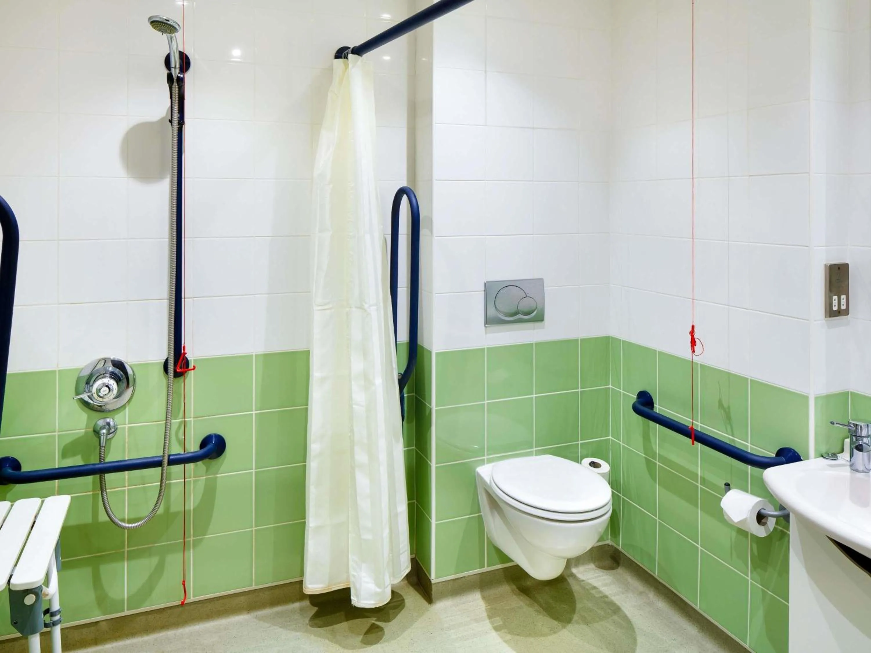 Bedroom in ibis budget Beaconsfield