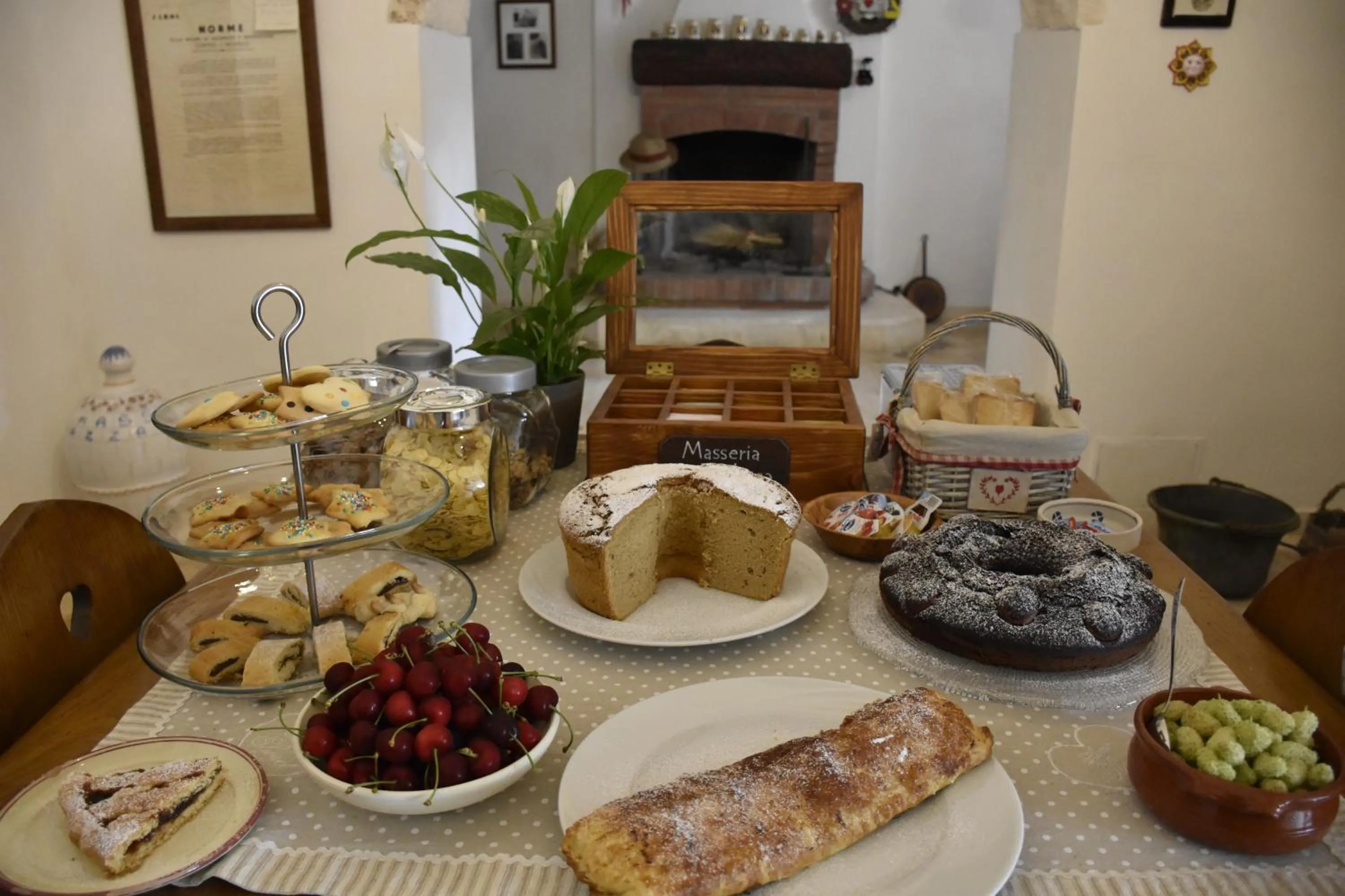 Italian breakfast in Masseria Mazzalorsa