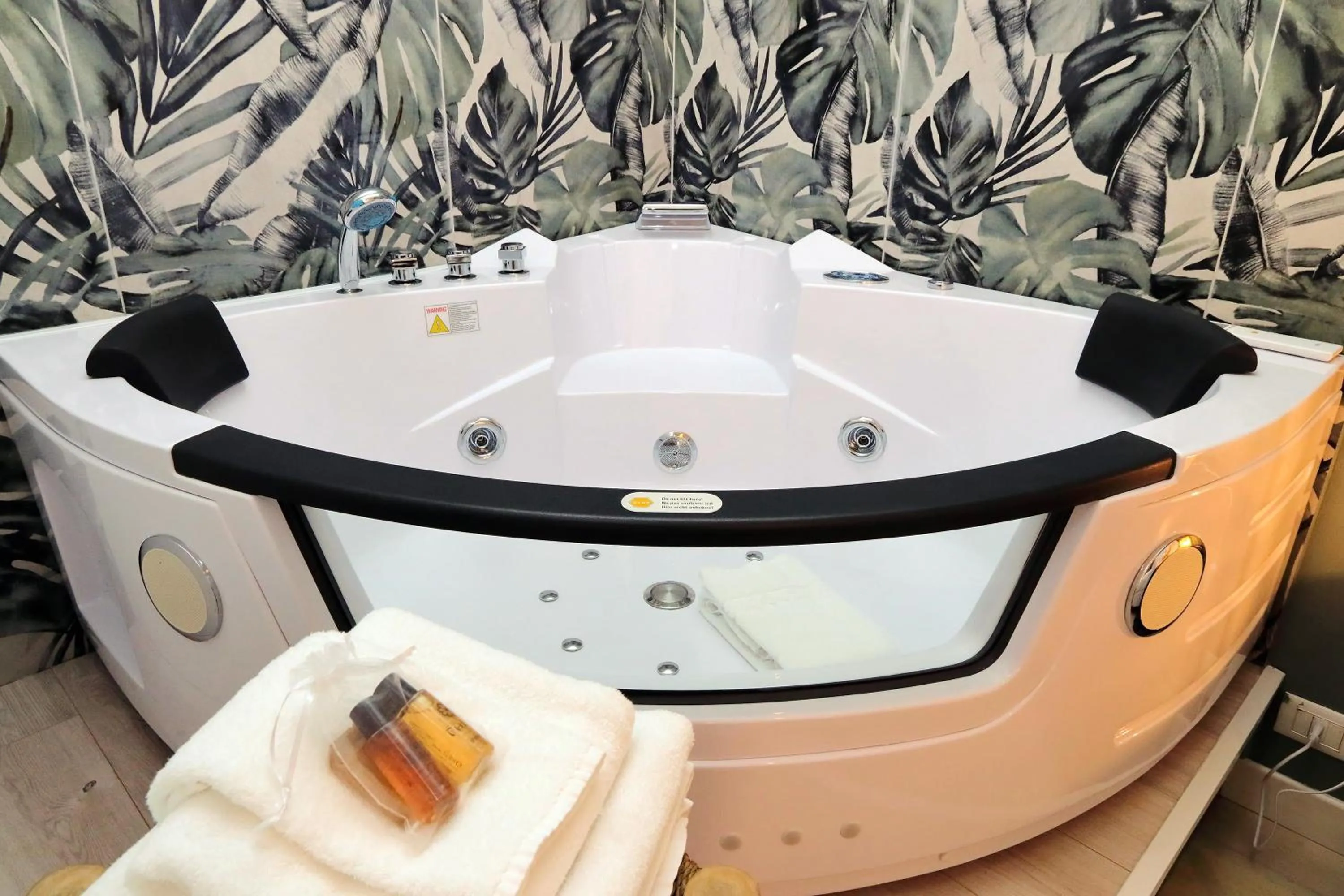 Flatinrome Trastevere 2 - Jacuzzi in Trastevere
