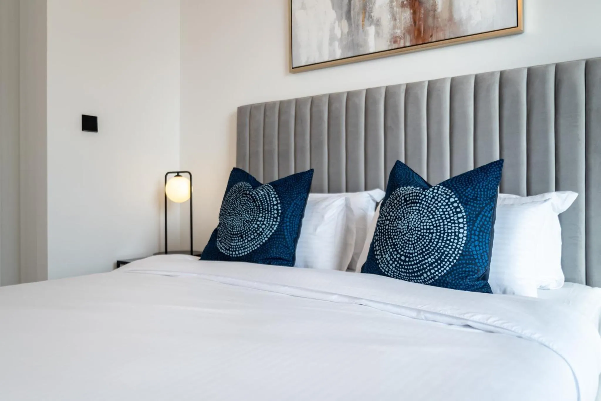 Bed in Welcome Home Apartments - VIDA Marina - Full Marina view - High Floor