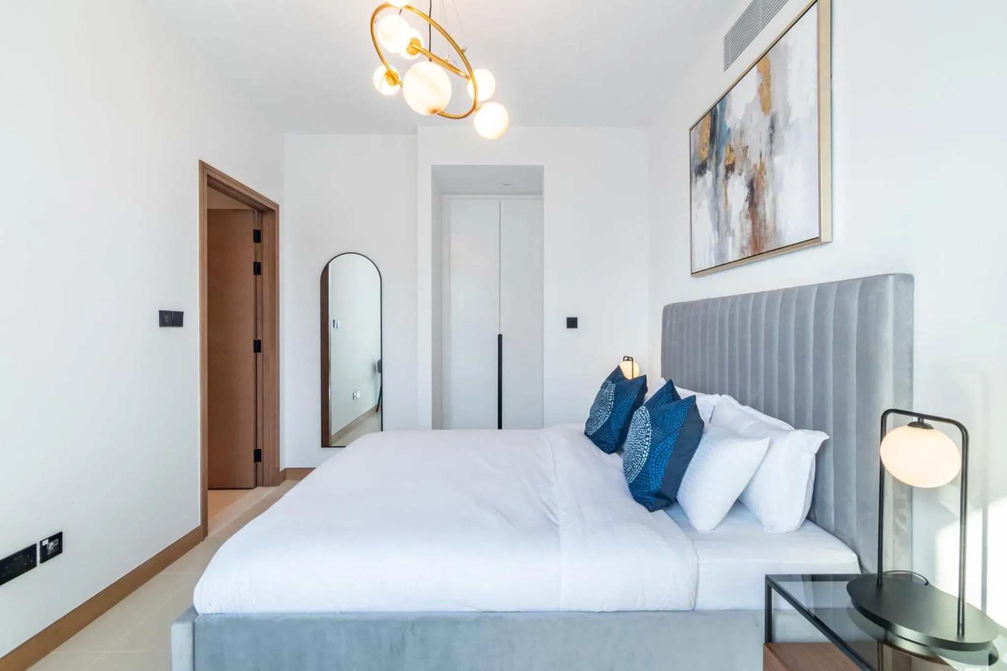 Bed in Welcome Home Apartments - VIDA Marina - Full Marina view - High Floor