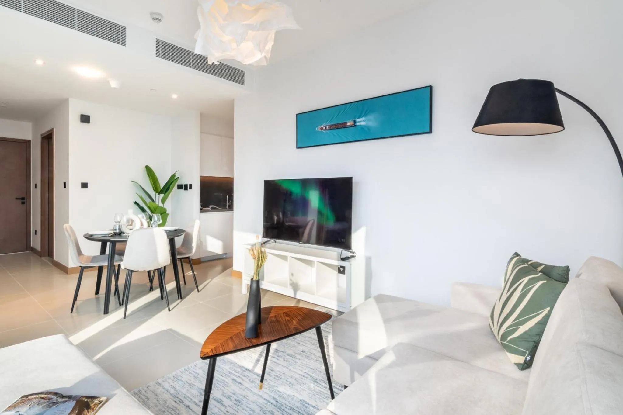 TV and multimedia in Welcome Home Apartments - VIDA Marina - Full Marina view - High Floor