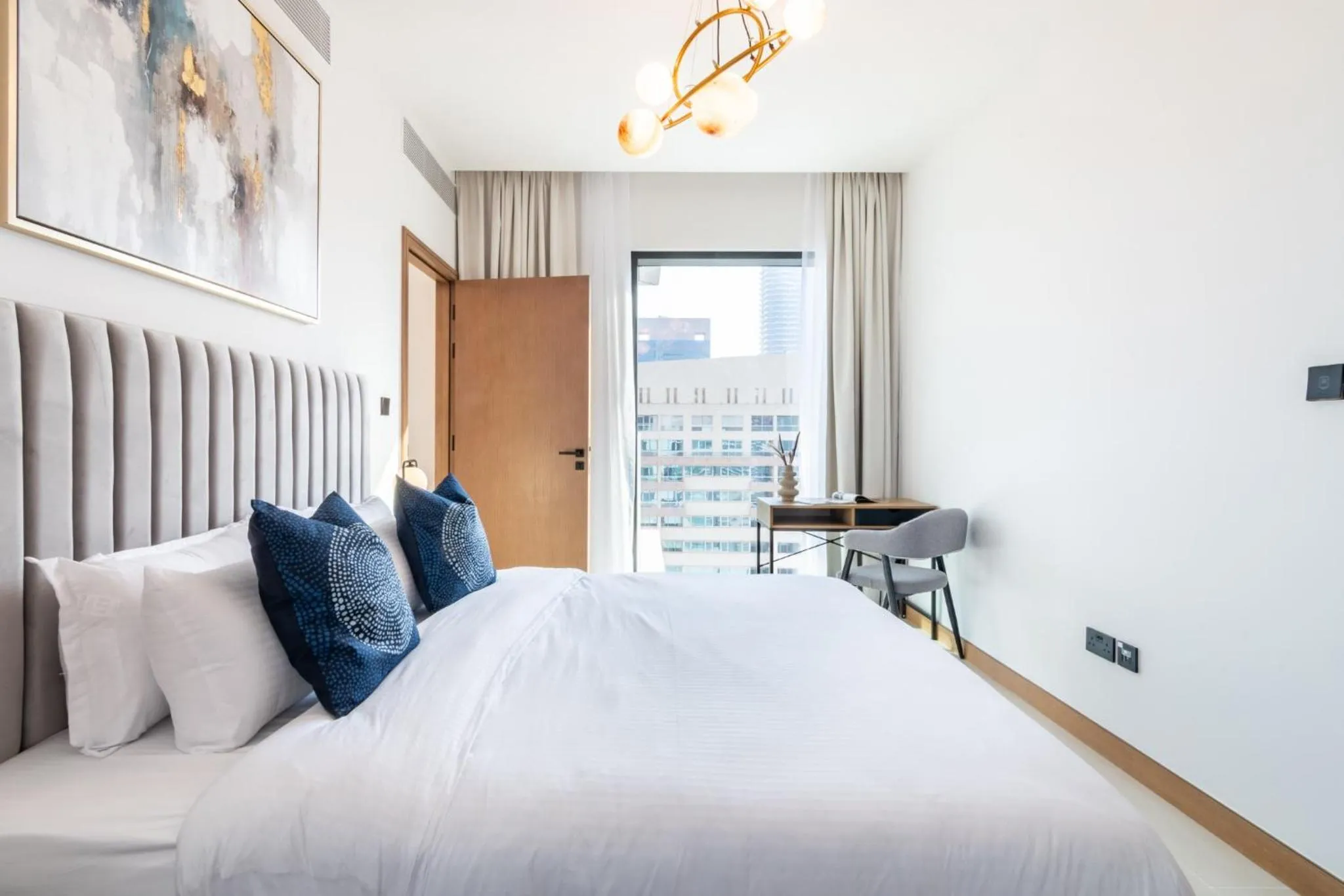 Bed in Welcome Home Apartments - VIDA Marina - Full Marina view - High Floor