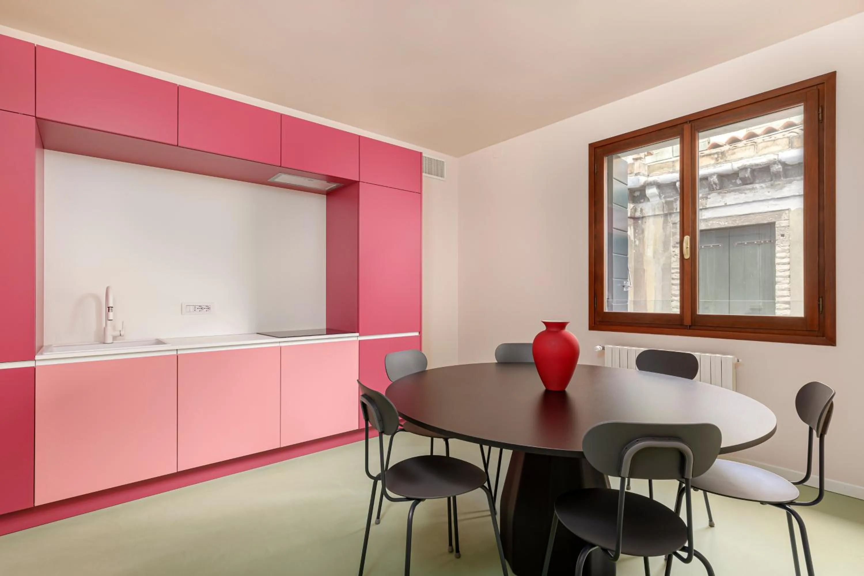 Kitchen or kitchenette in Palazzo Dei Fiori by Room Mate