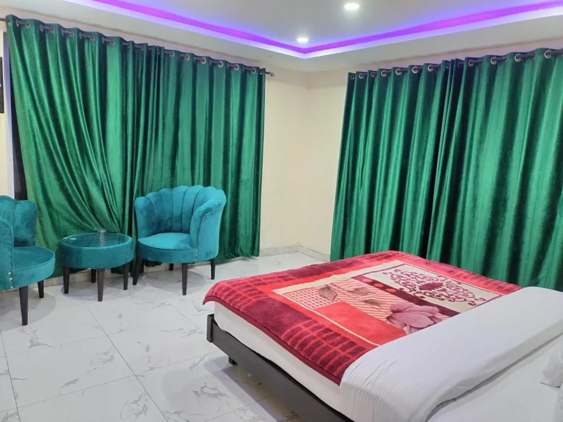 Bed in Unique Heights