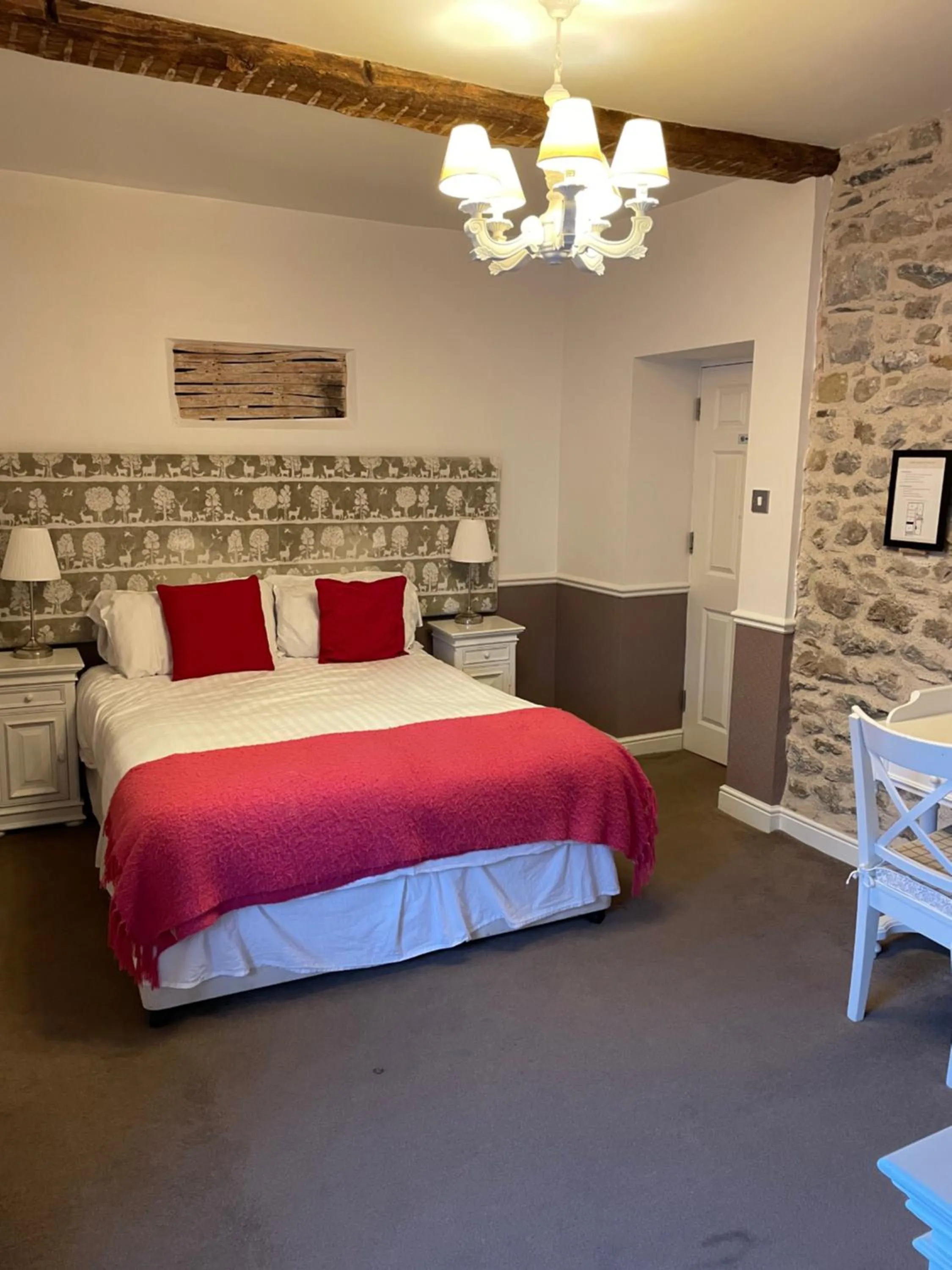 Bedroom, Bed in New Inn Hotel