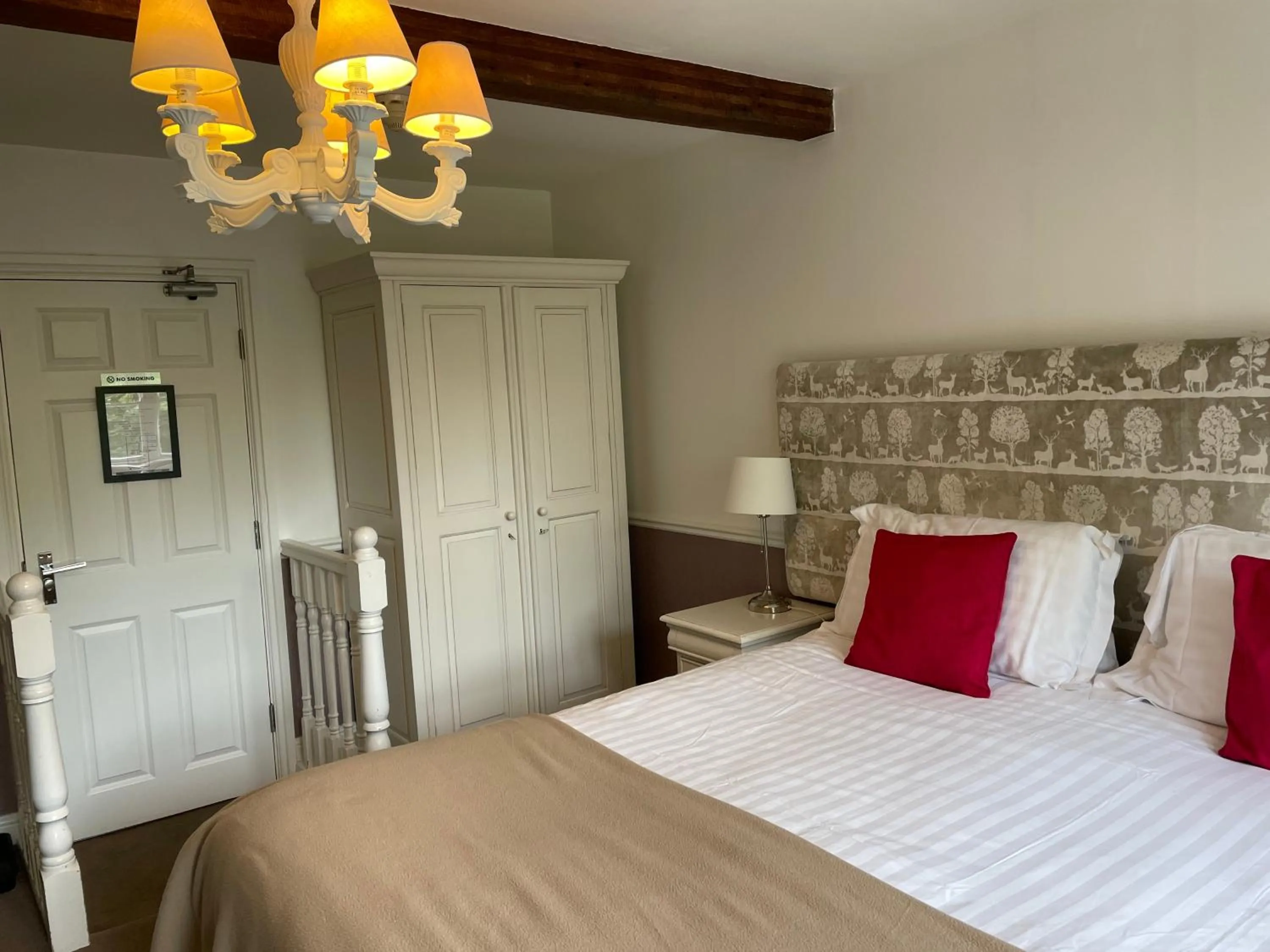 Bedroom, Bed in New Inn Hotel