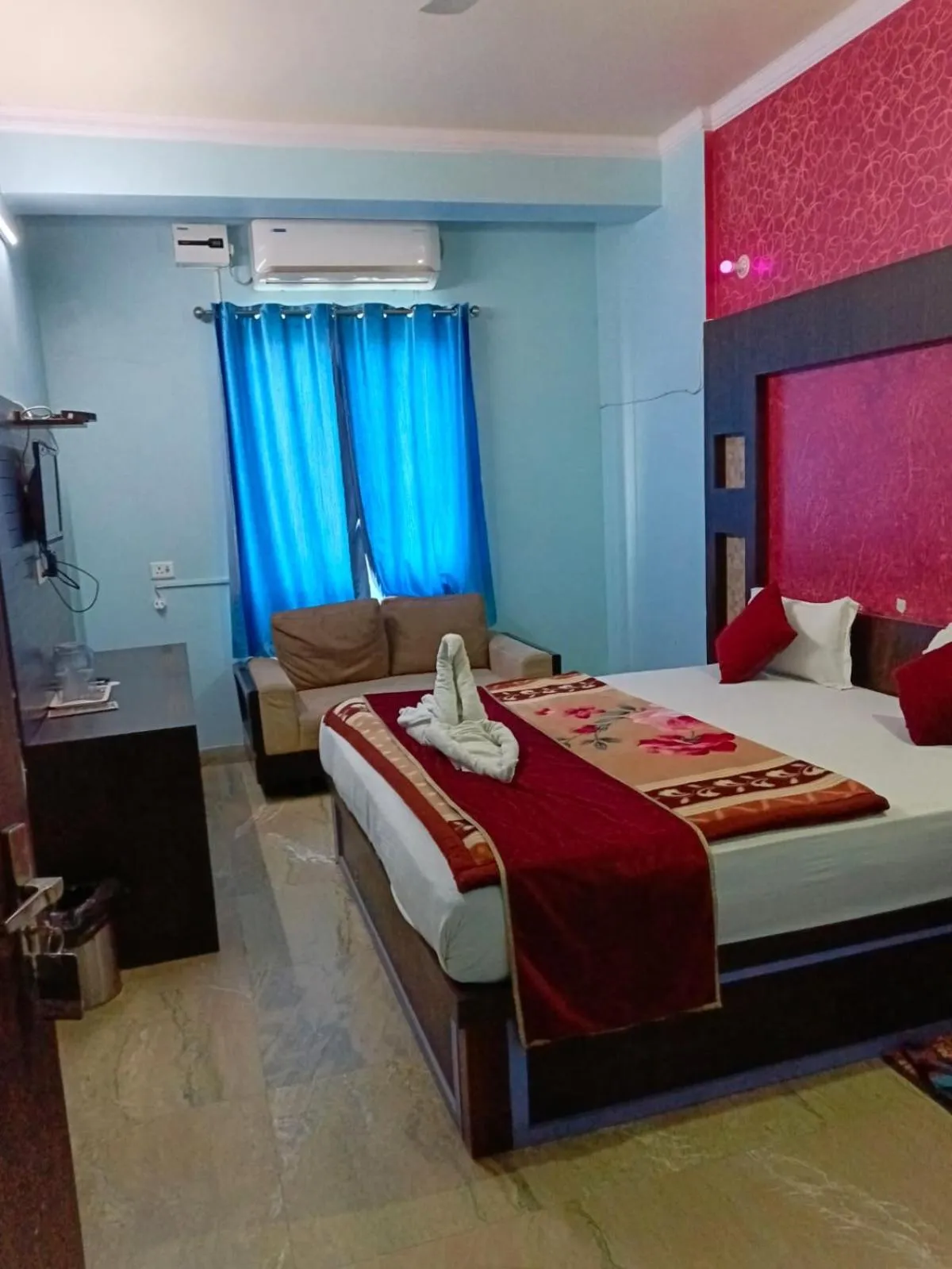 Bed in Hotel Nirmala Inn