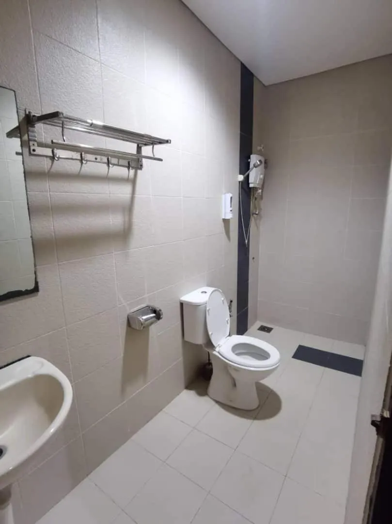 Bathroom in Hotel O Pavilion Inn Hotel